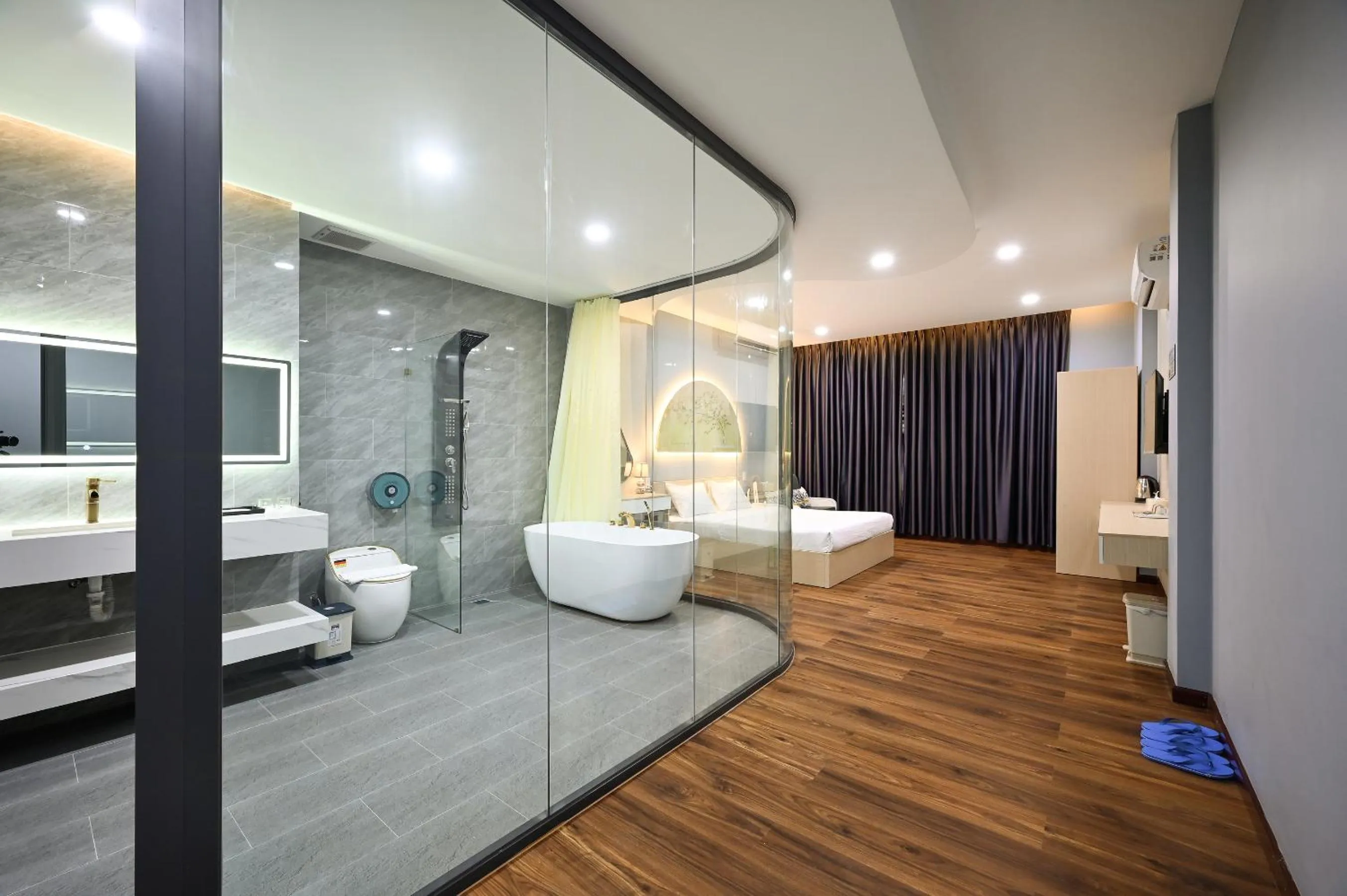 Toilet in Sunrise Airport Hotel