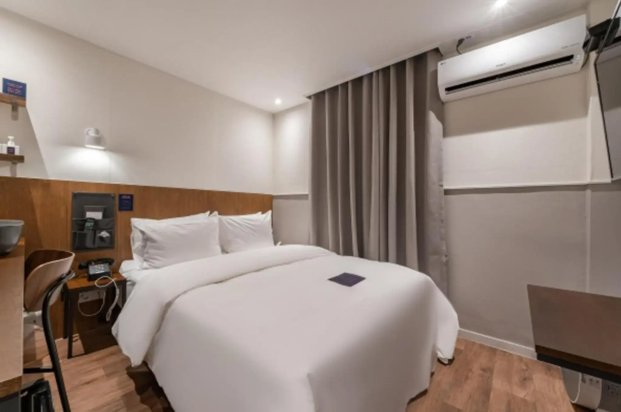 Bed in Just Stay Hotel Bed in Just Stay Hotel
