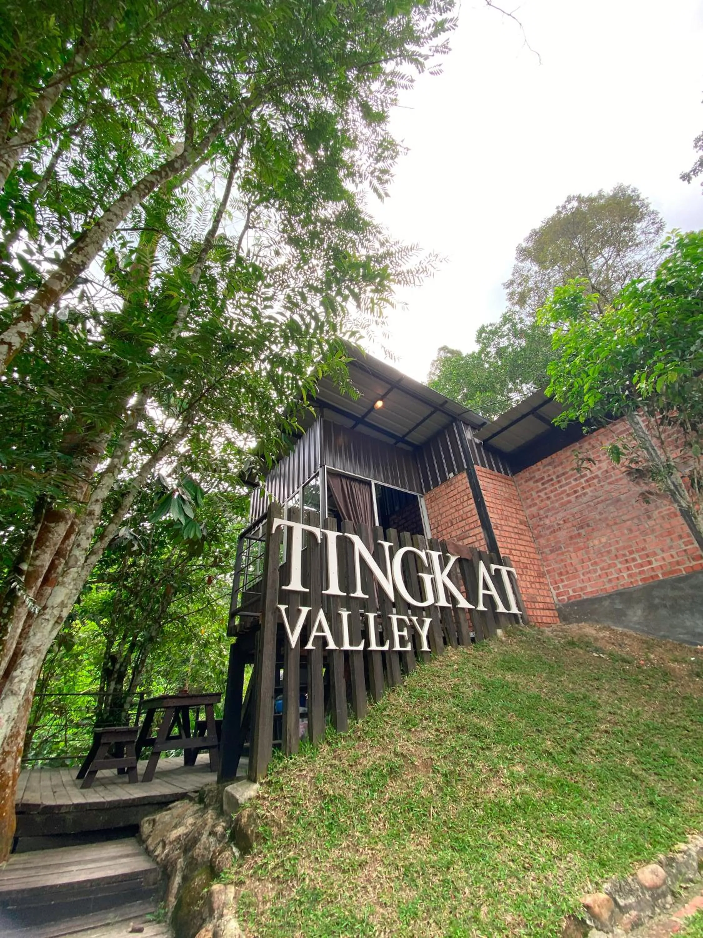 Property building in Tingkat Valley