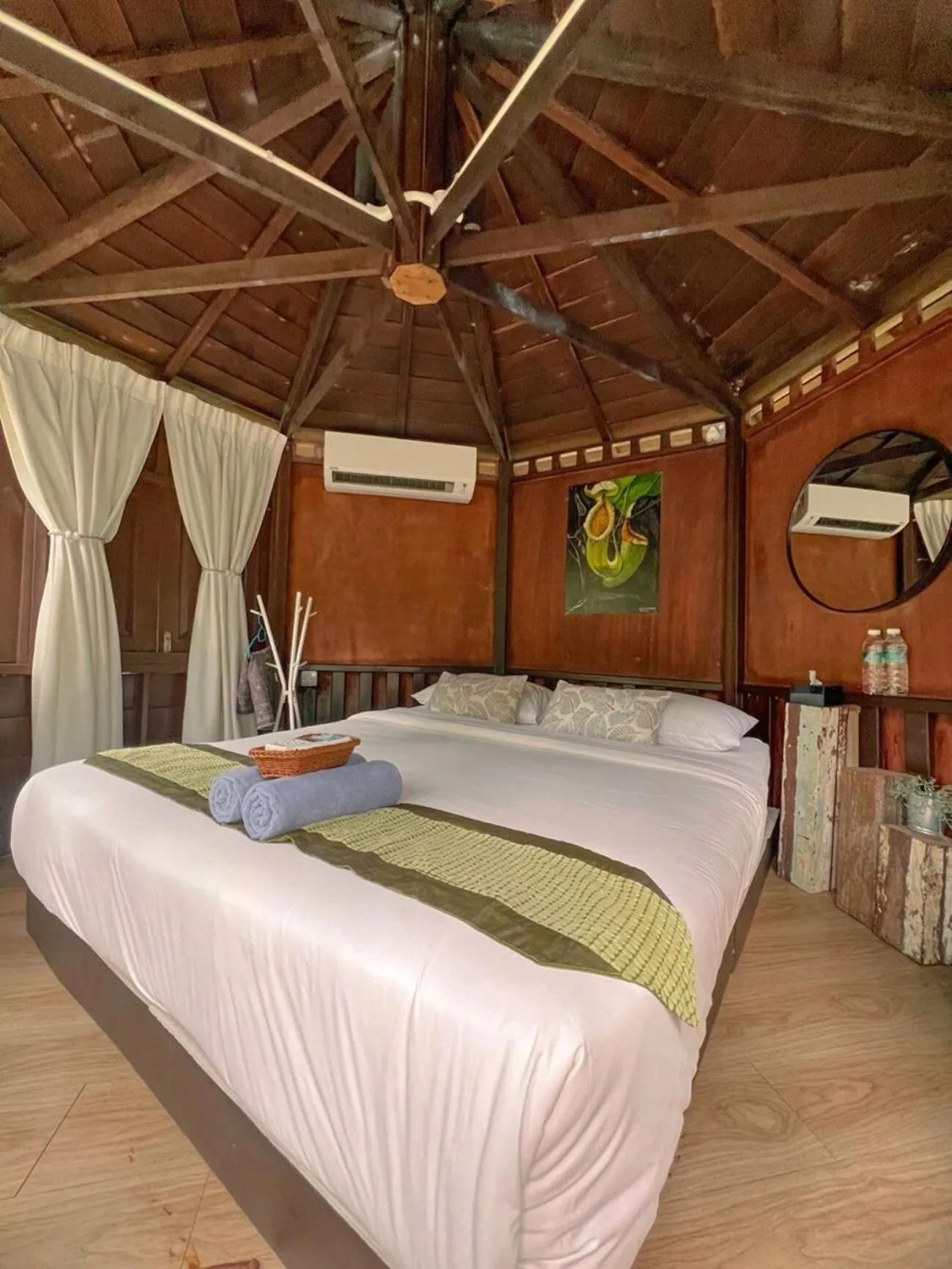 Photo of the whole room, Bed in Tingkat Valley