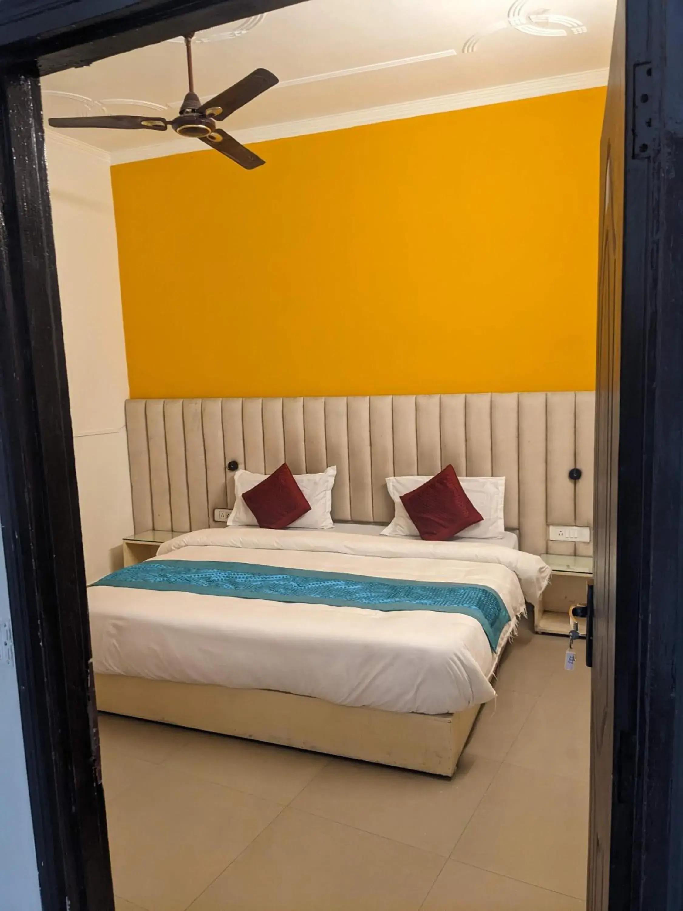 Double Room in Spontrail Hostel Double Room in Spontrail Hostel