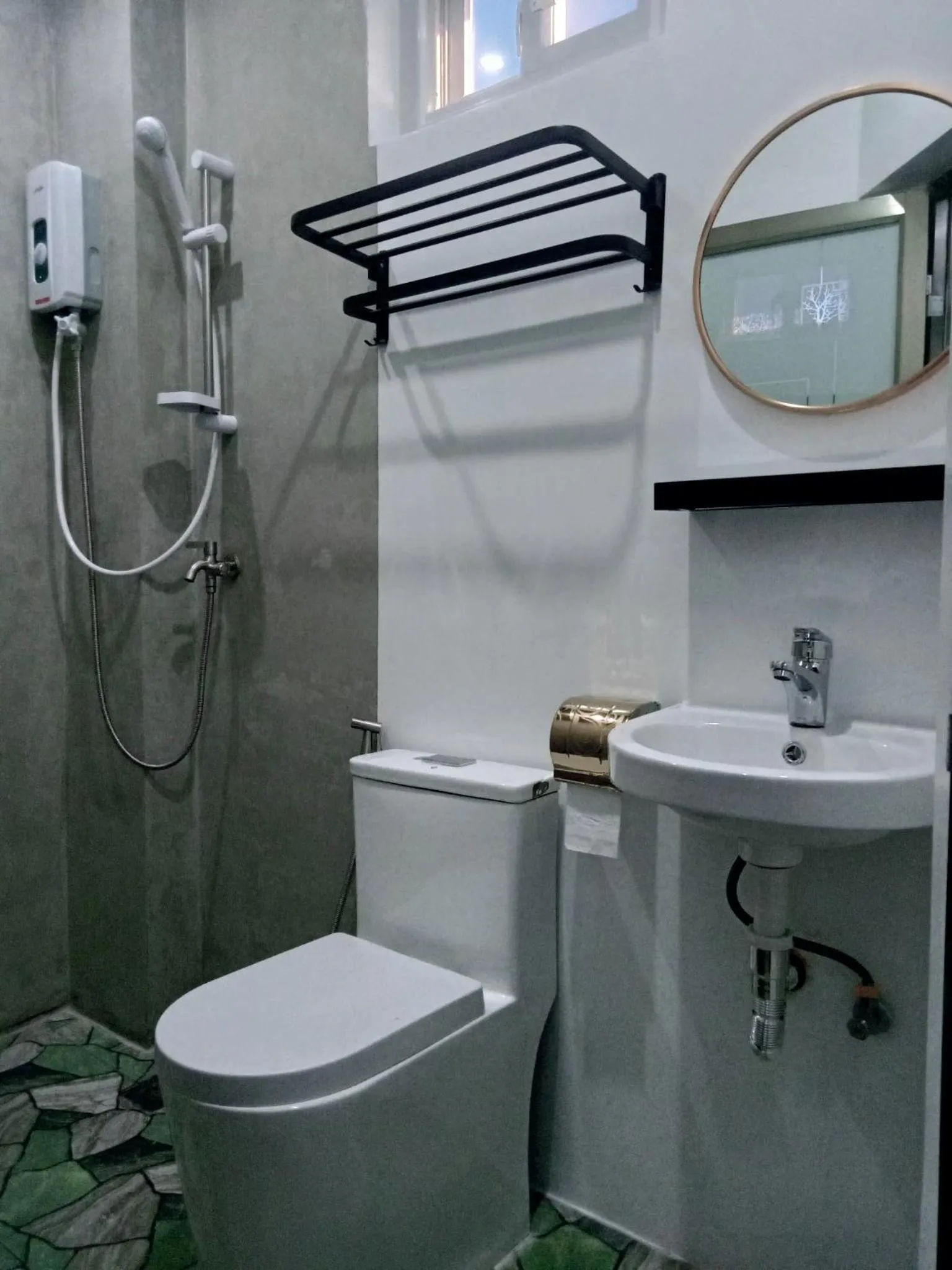 Shower in Ship MARIA Hotel