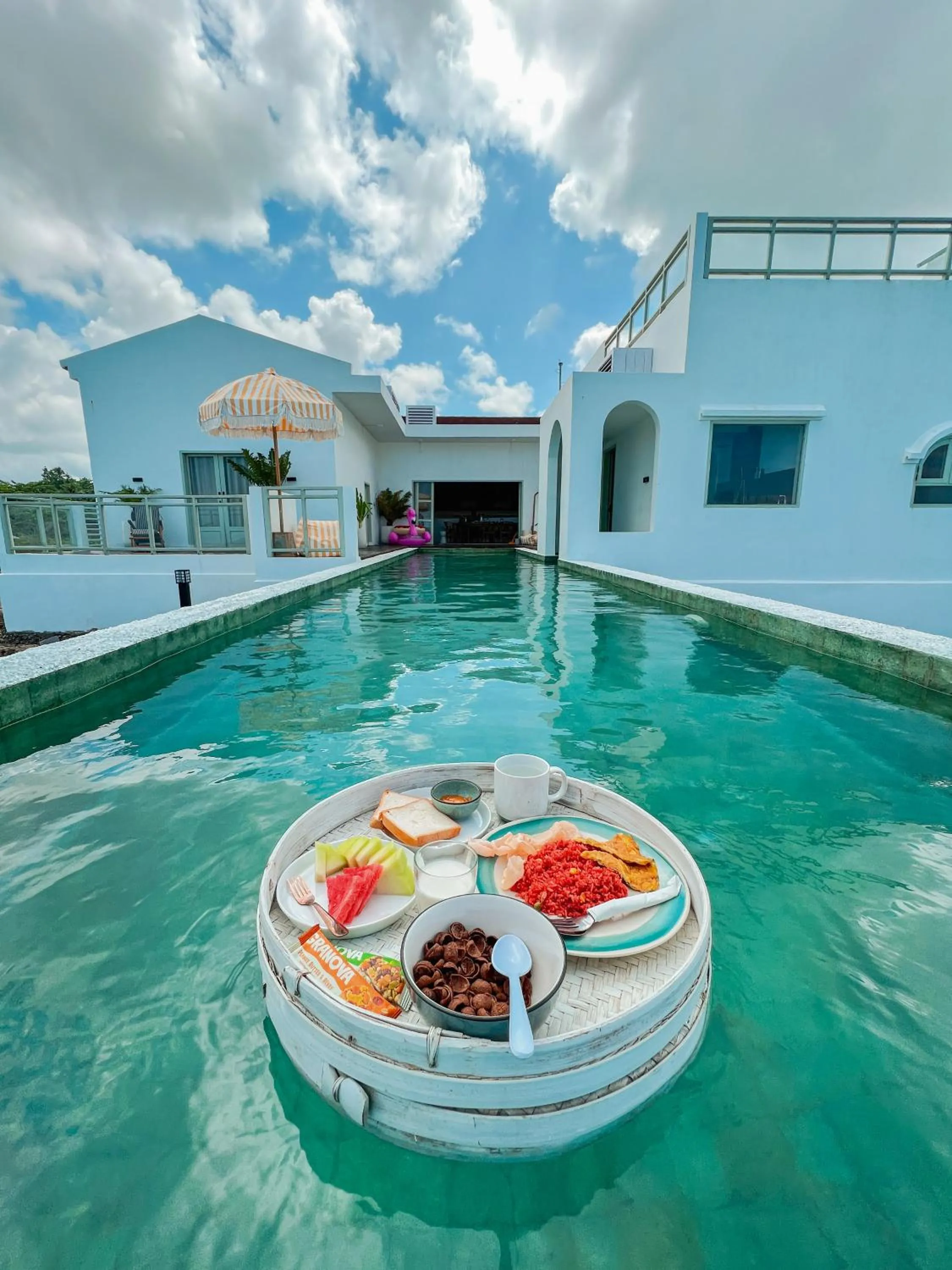Day in Renjana Beach House