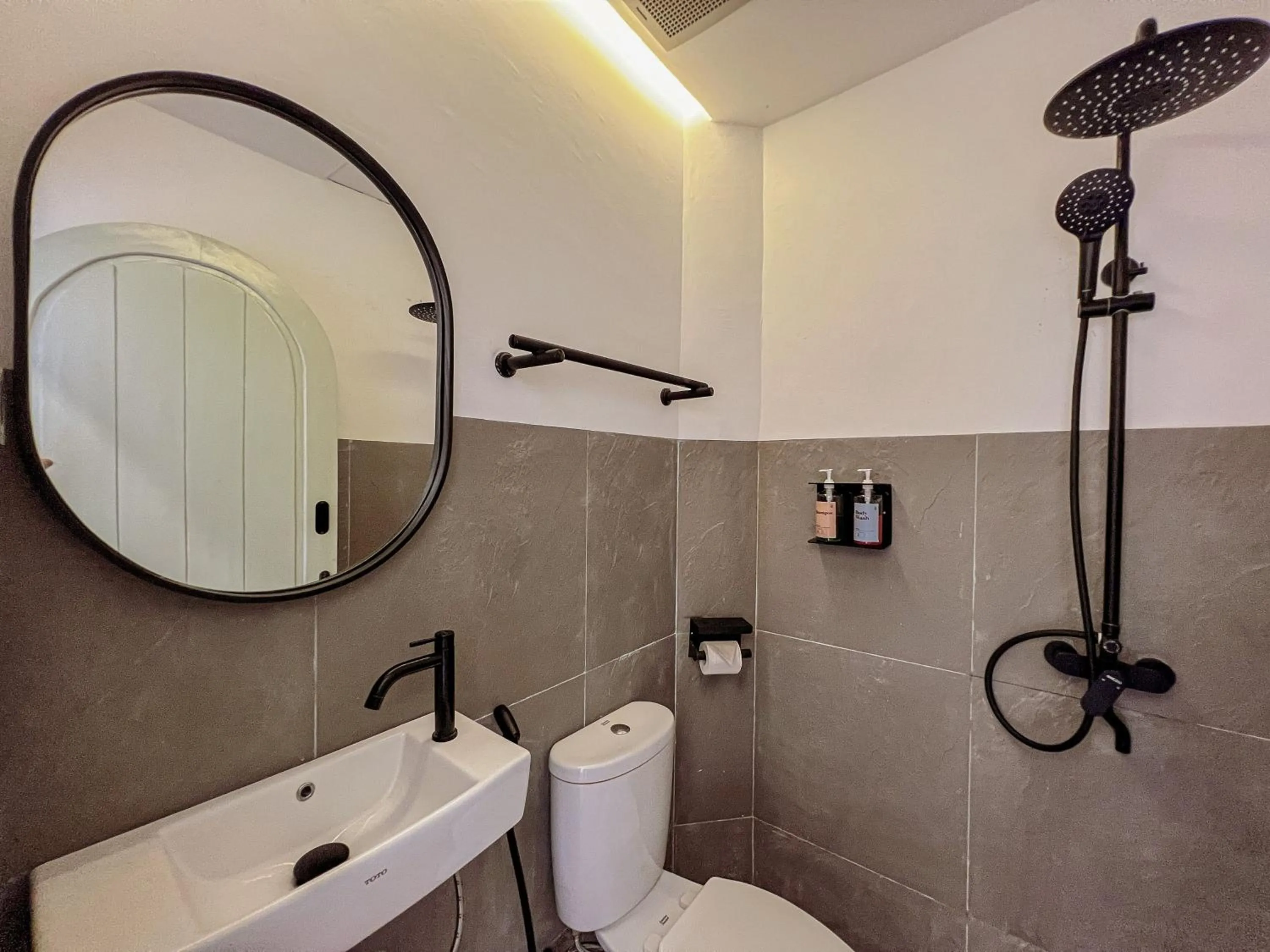Bathroom in Renjana Beach House