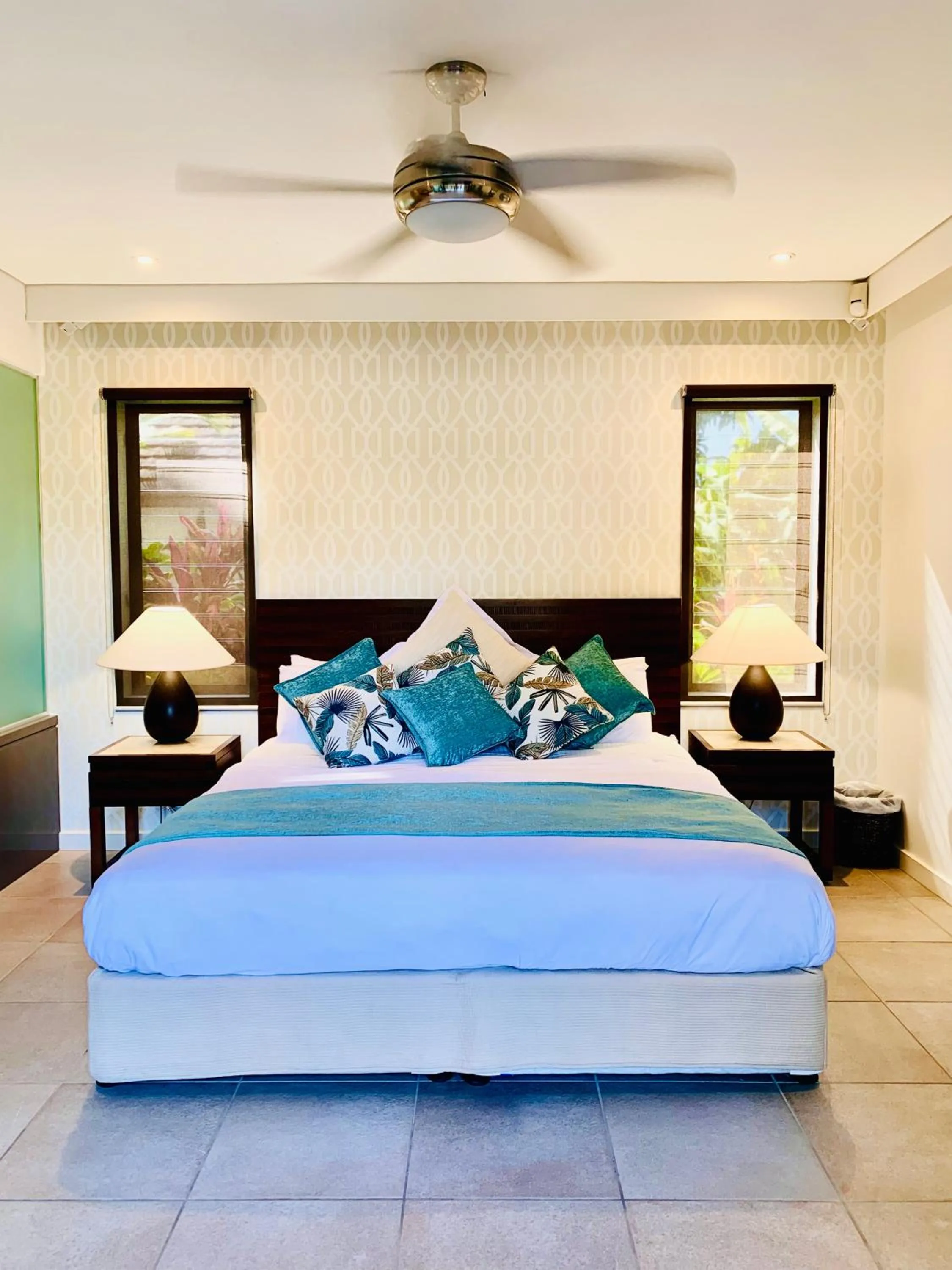 Tropical Retreat - Poolside Swimout King Suite - Ground Floor - Sea Temple Resort & Spa Port Douglas