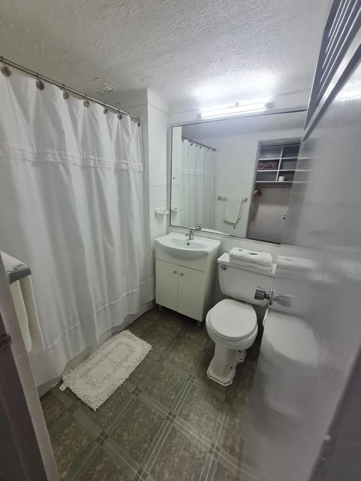 Shower in NEW HOTEL CRUZ DEL SUR