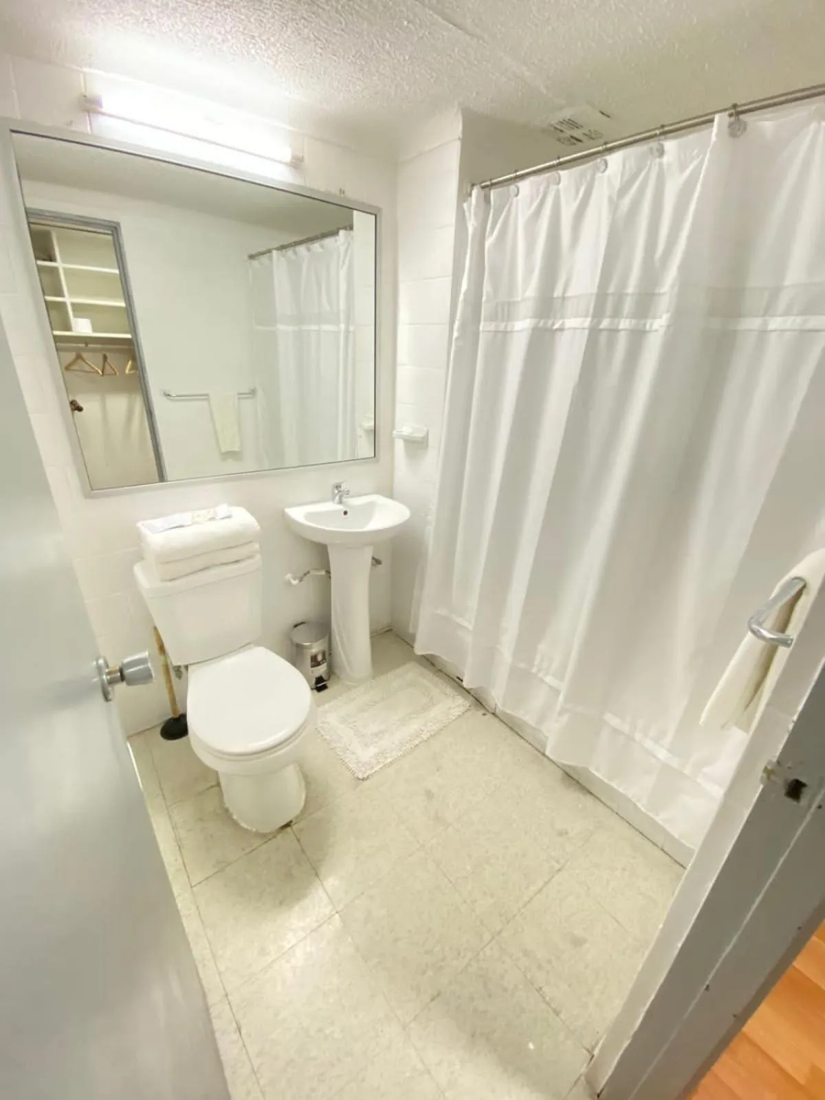 Shower in NEW HOTEL CRUZ DEL SUR