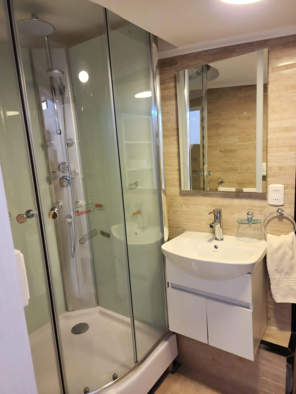 Shower in NEW HOTEL CRUZ DEL SUR