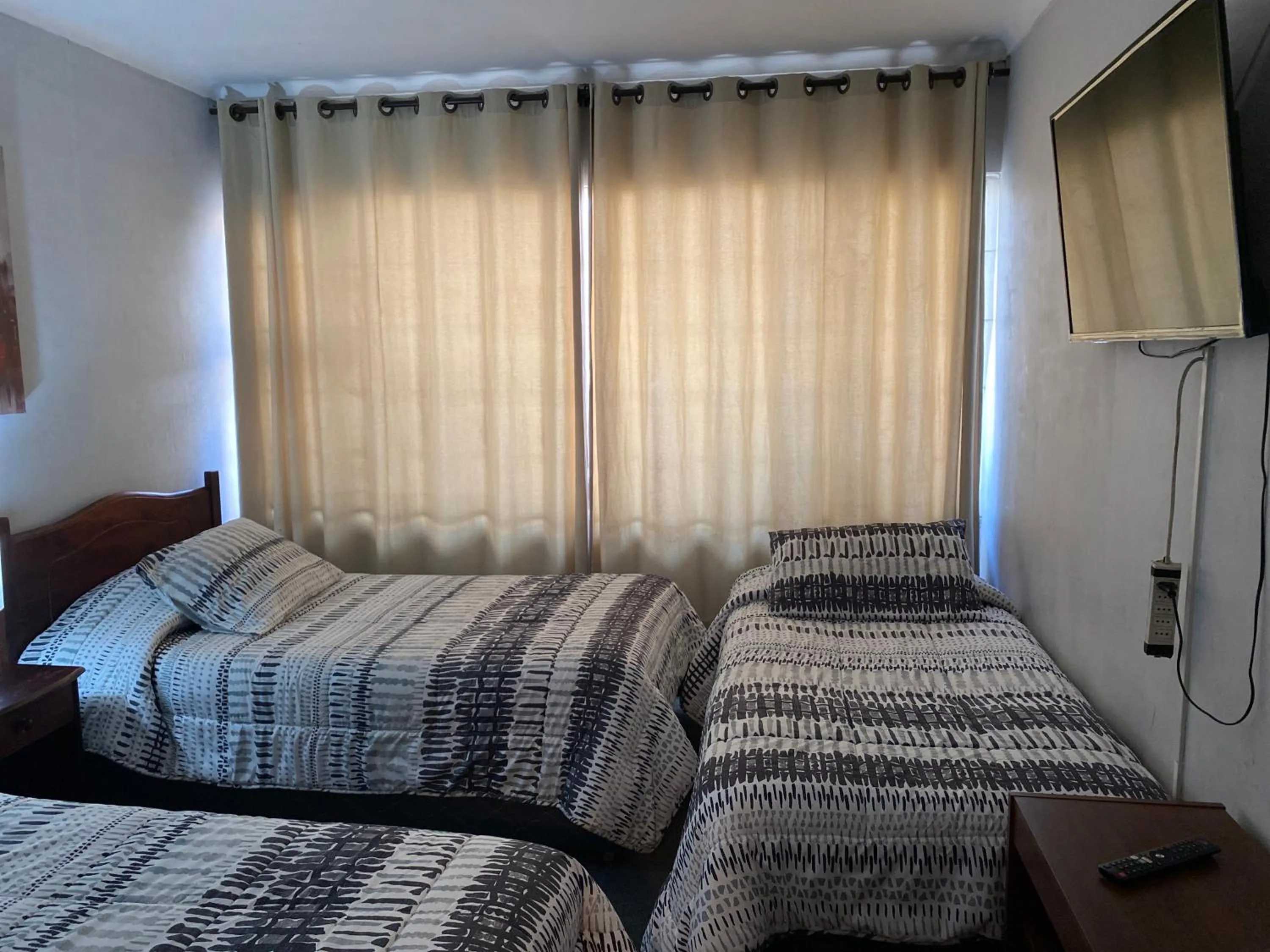 Shower, Bed in NEW HOTEL CRUZ DEL SUR