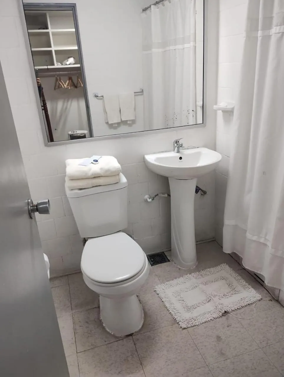 Shower in NEW HOTEL CRUZ DEL SUR