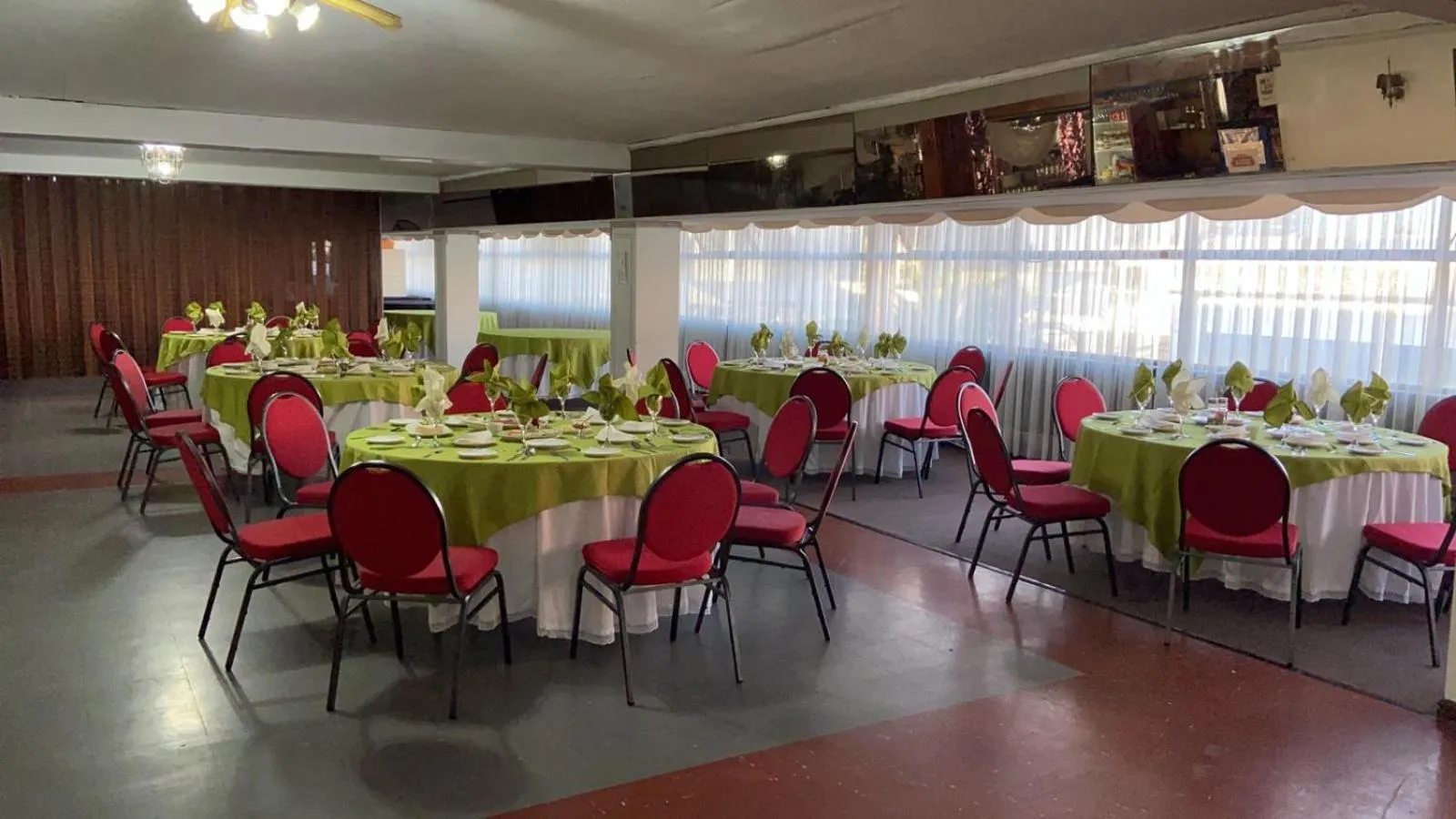 Restaurant/places to eat in NEW HOTEL CRUZ DEL SUR