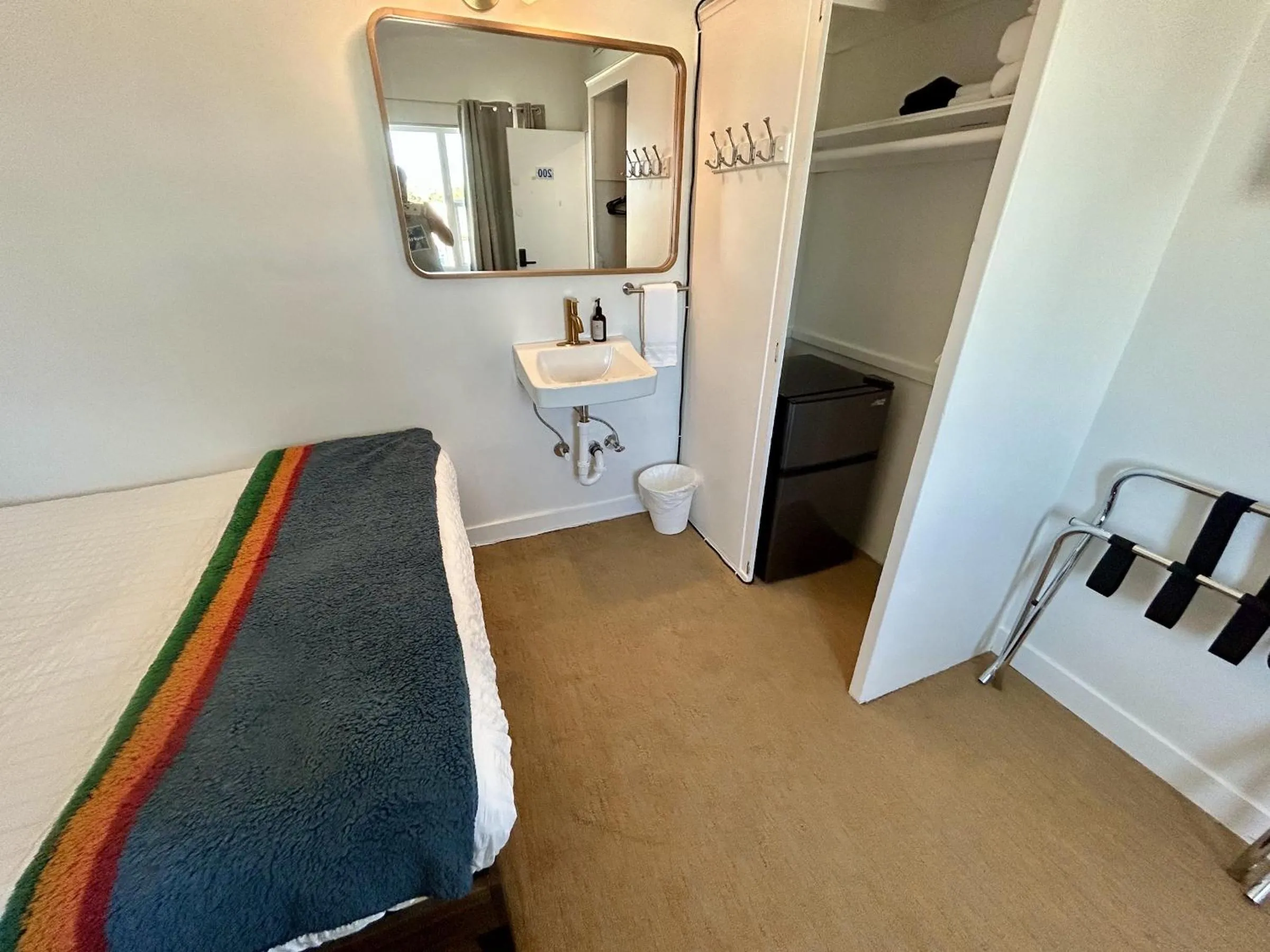 Bedroom in Sierra Motor Lodge - A Sierra Blue Hotel