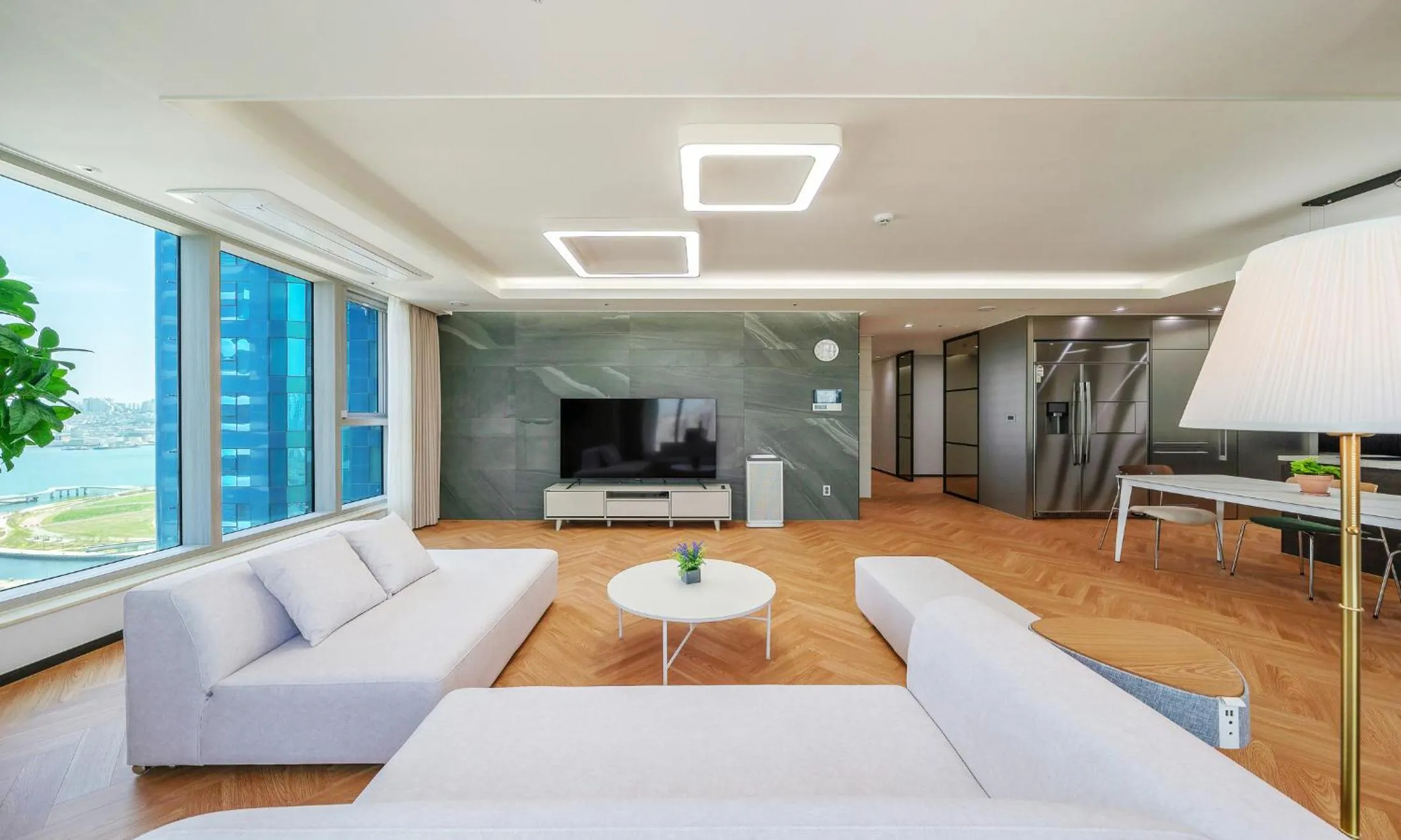 Busan Station BOOKING THE BAY