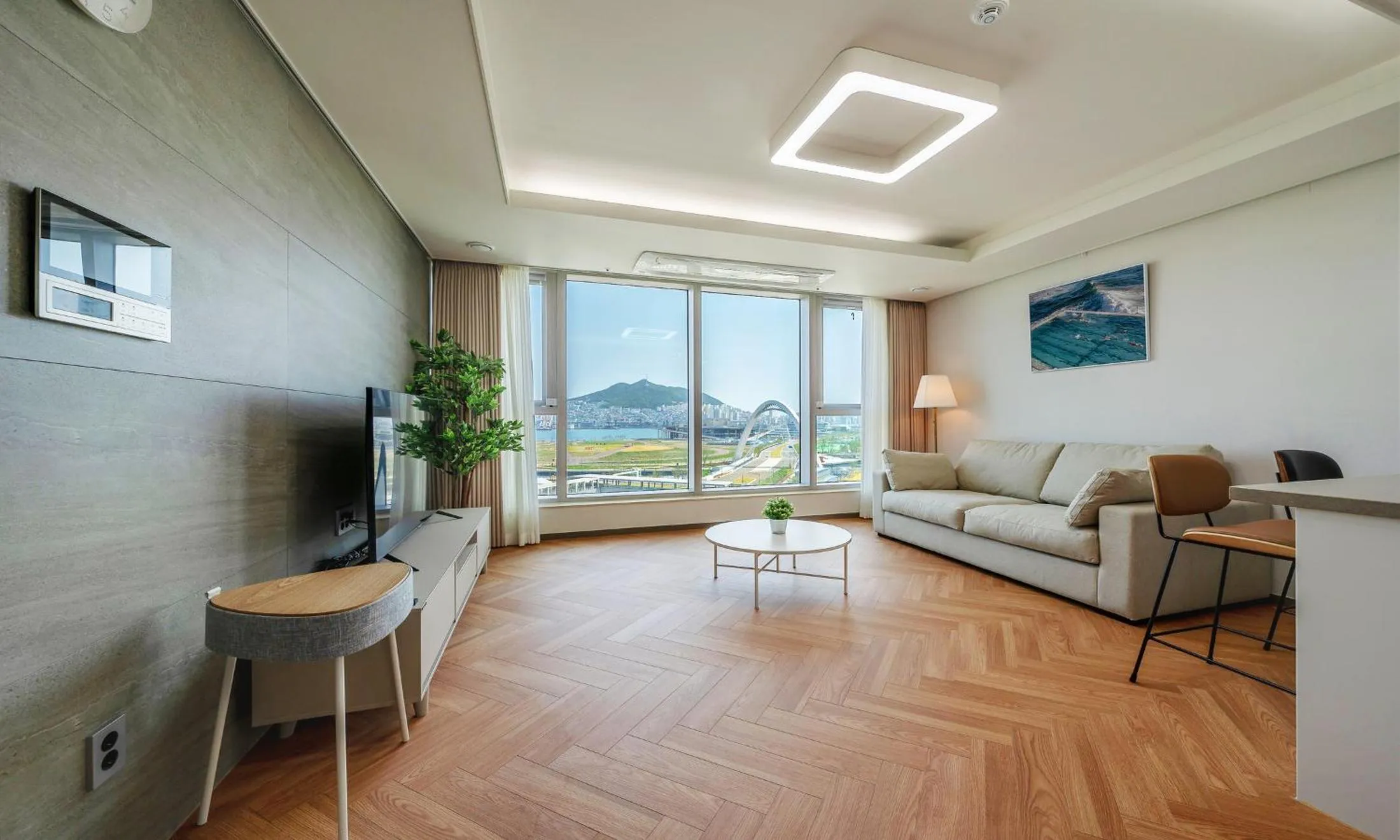 Busan Station BOOKING THE BAY