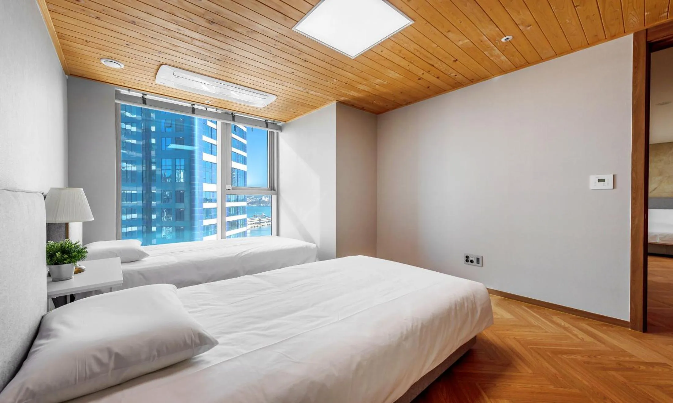 Bed in Busan Station BOOKING THE BAY