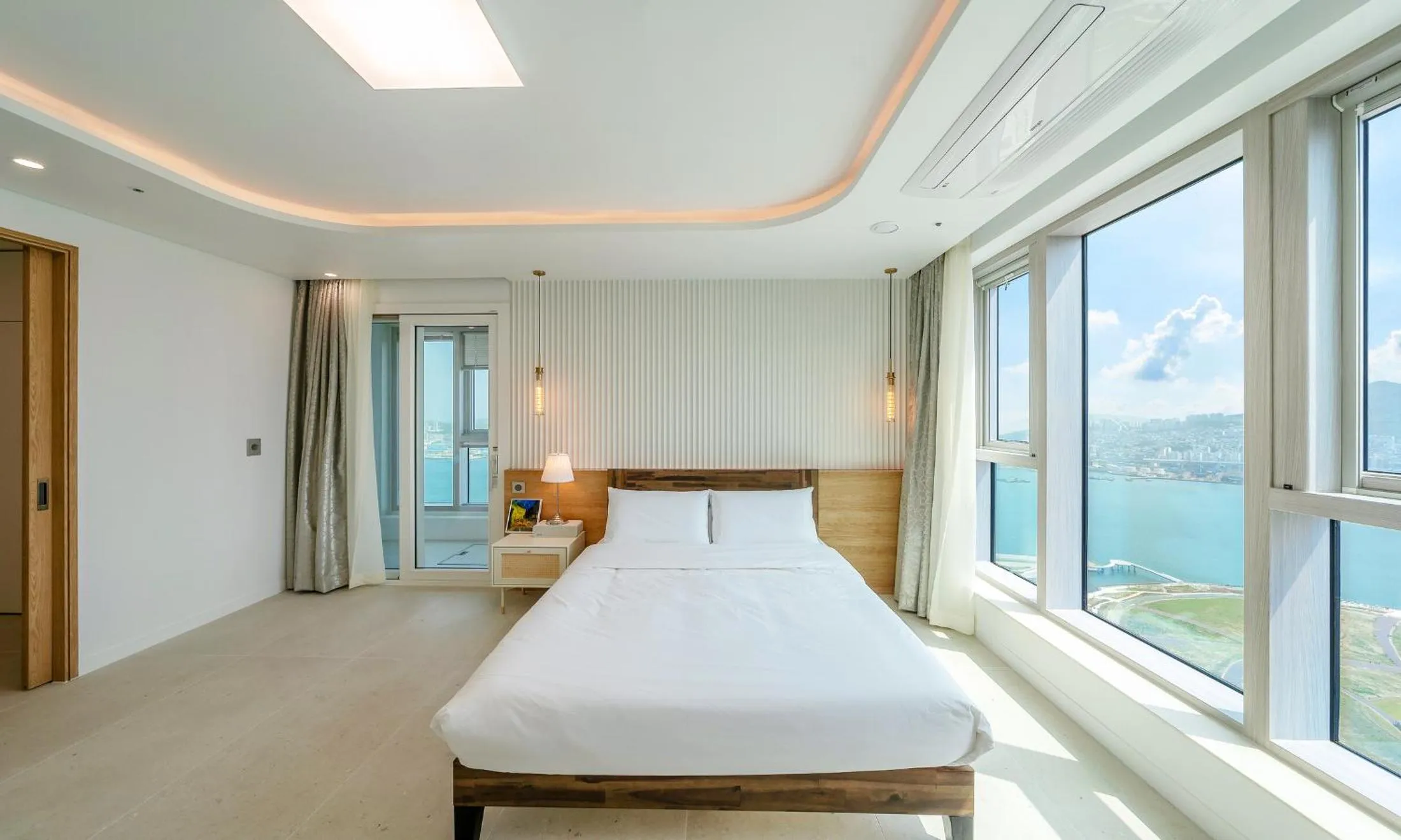 Bed in Busan Station BOOKING THE BAY