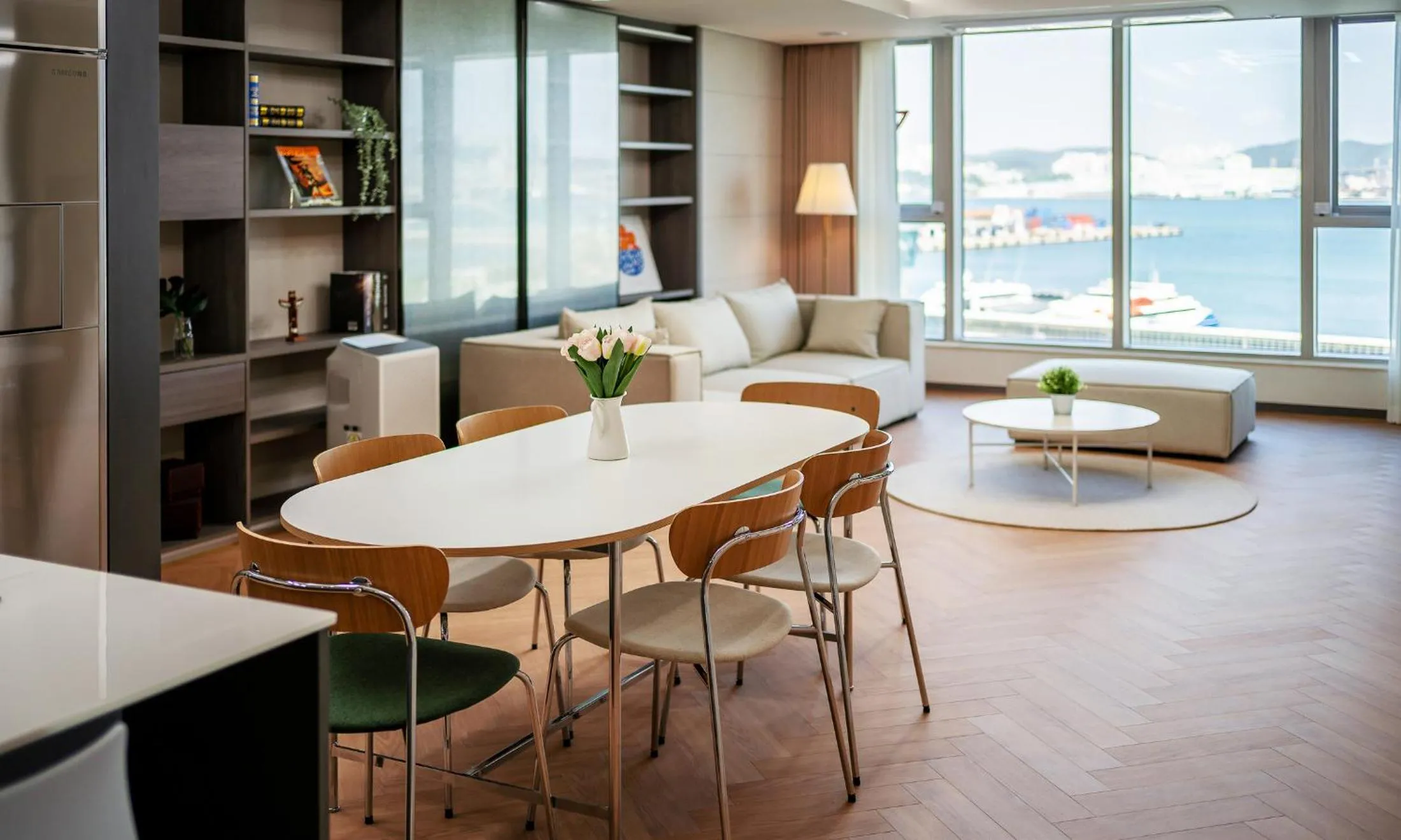 Busan Station BOOKING THE BAY