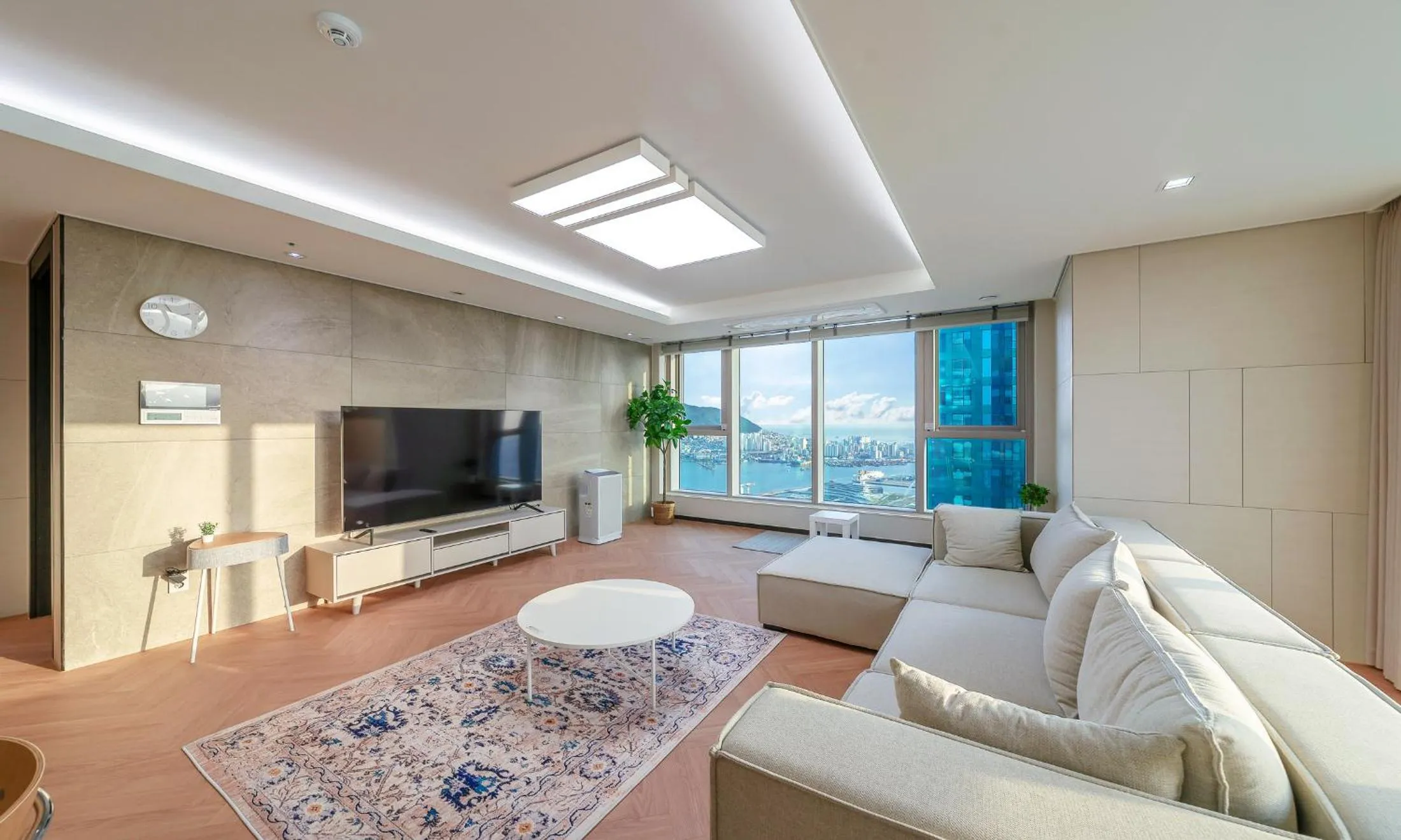 Busan Station BOOKING THE BAY