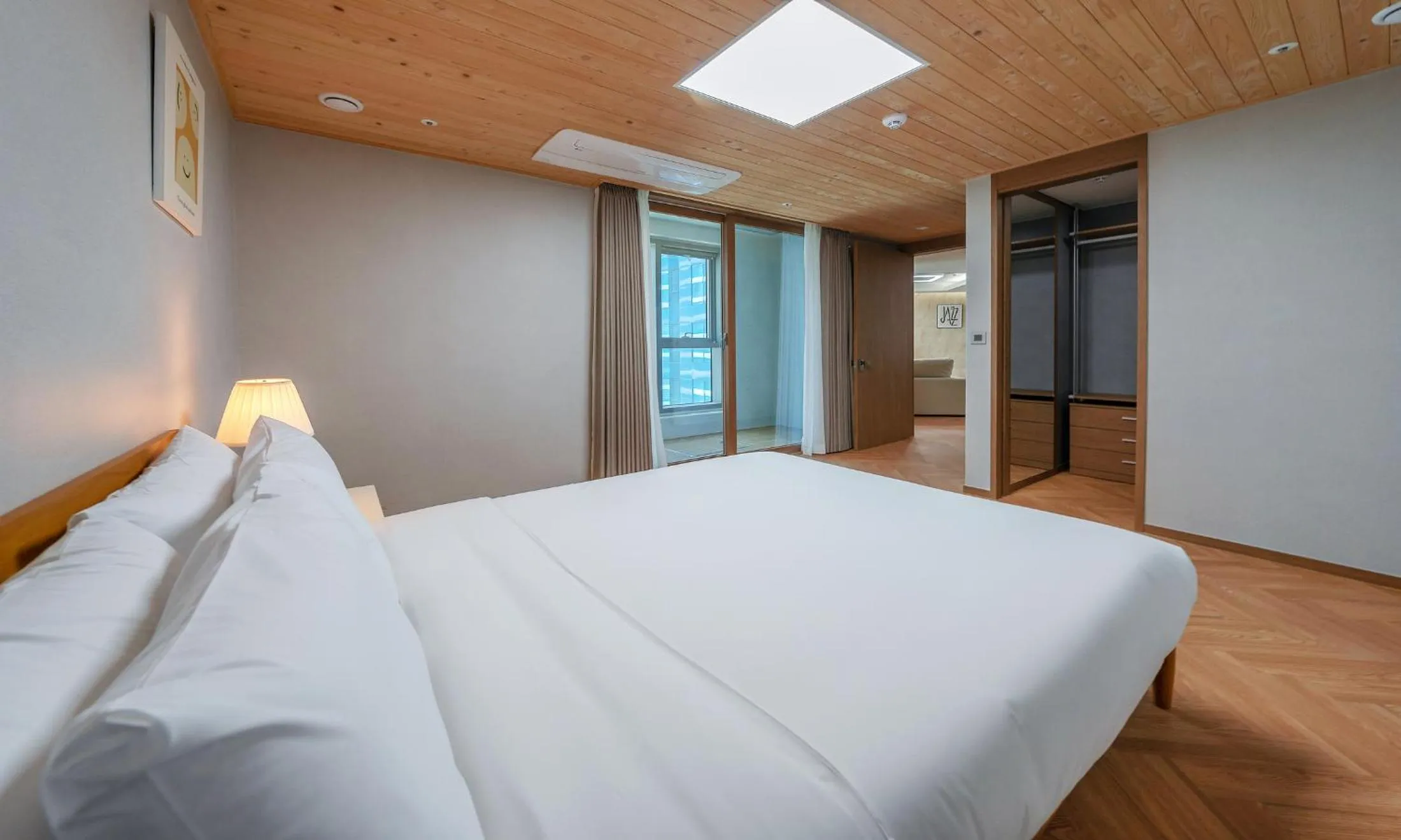 Bed in Busan Station BOOKING THE BAY