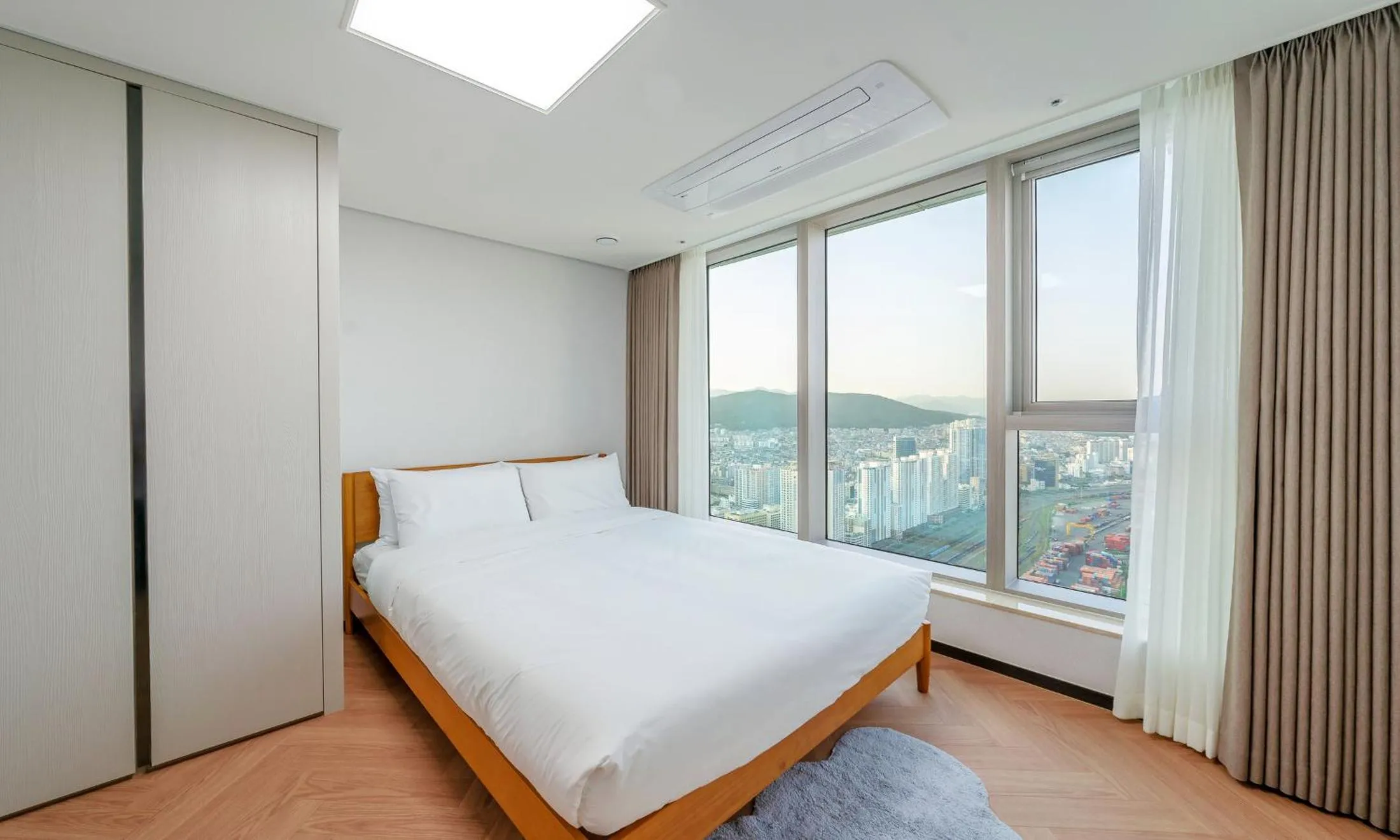 Bed in Busan Station BOOKING THE BAY