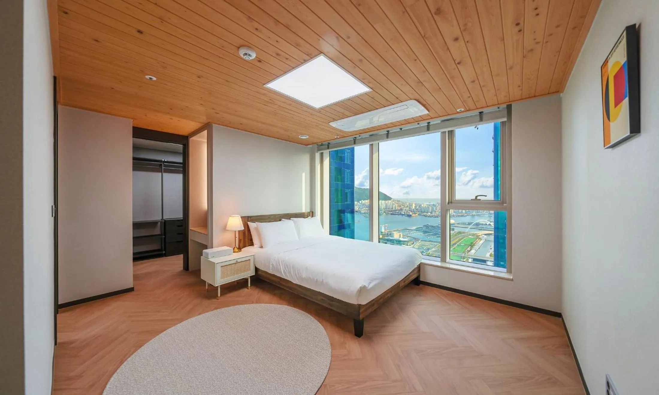 Bed in Busan Station BOOKING THE BAY