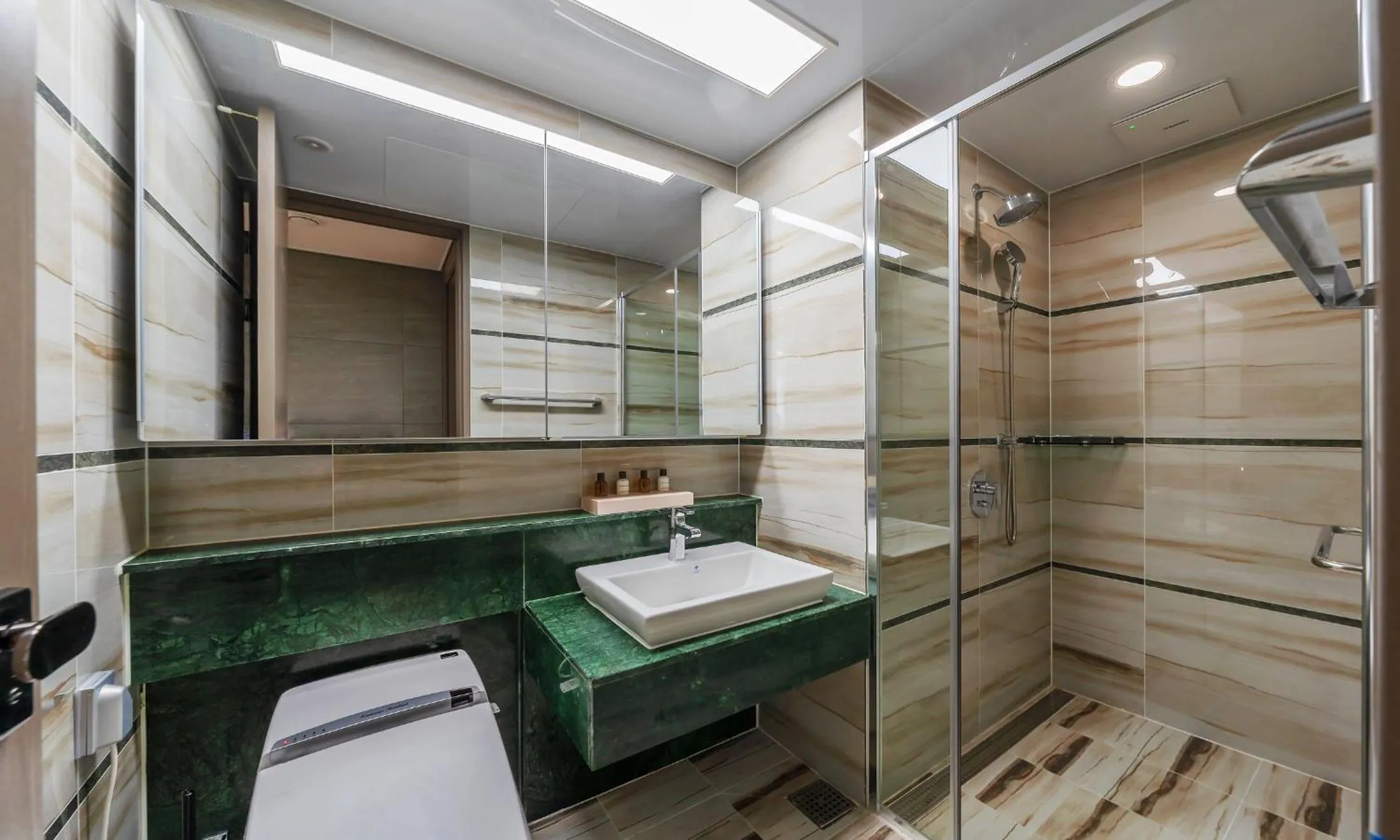 Busan Station BOOKING THE BAY