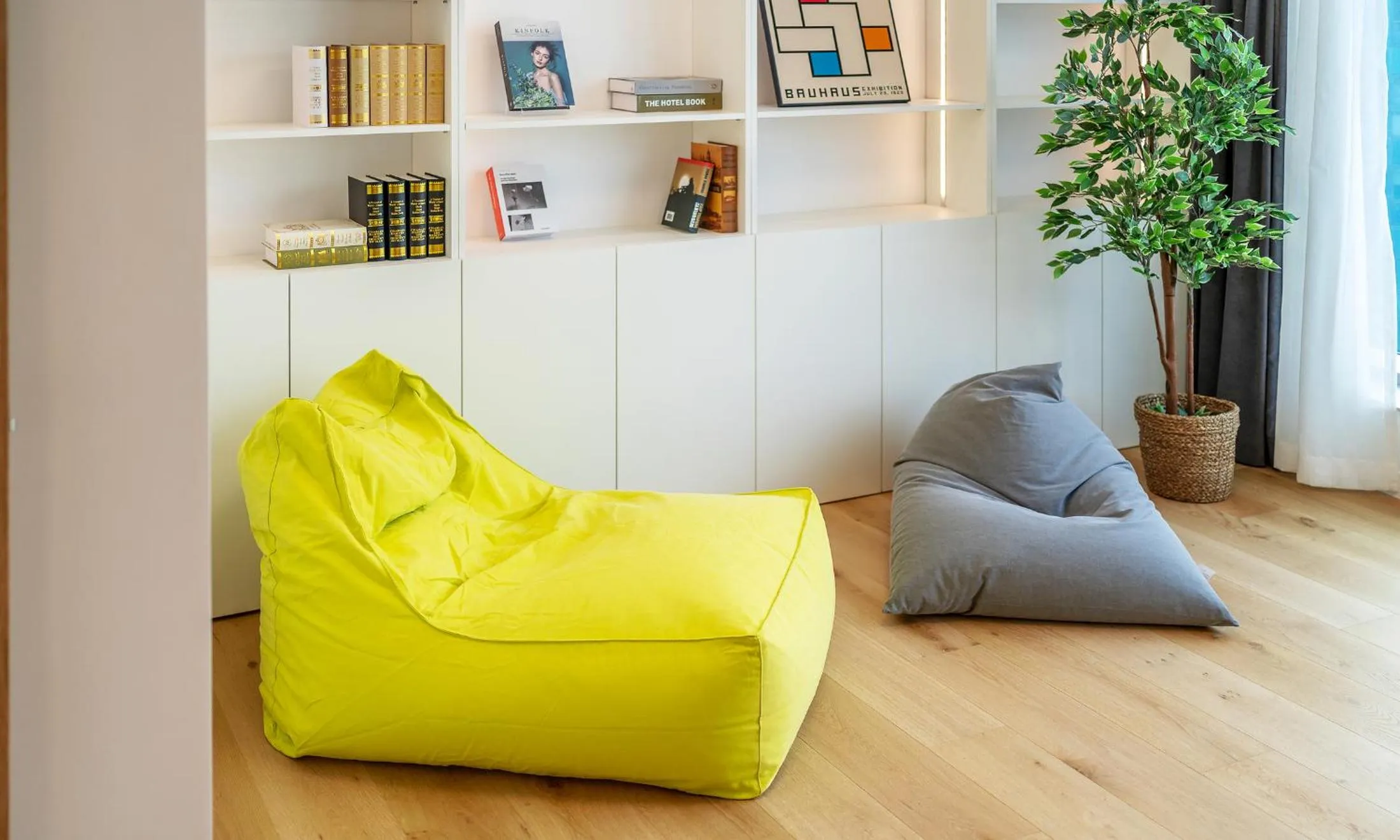 Busan Station BOOKING THE BAY