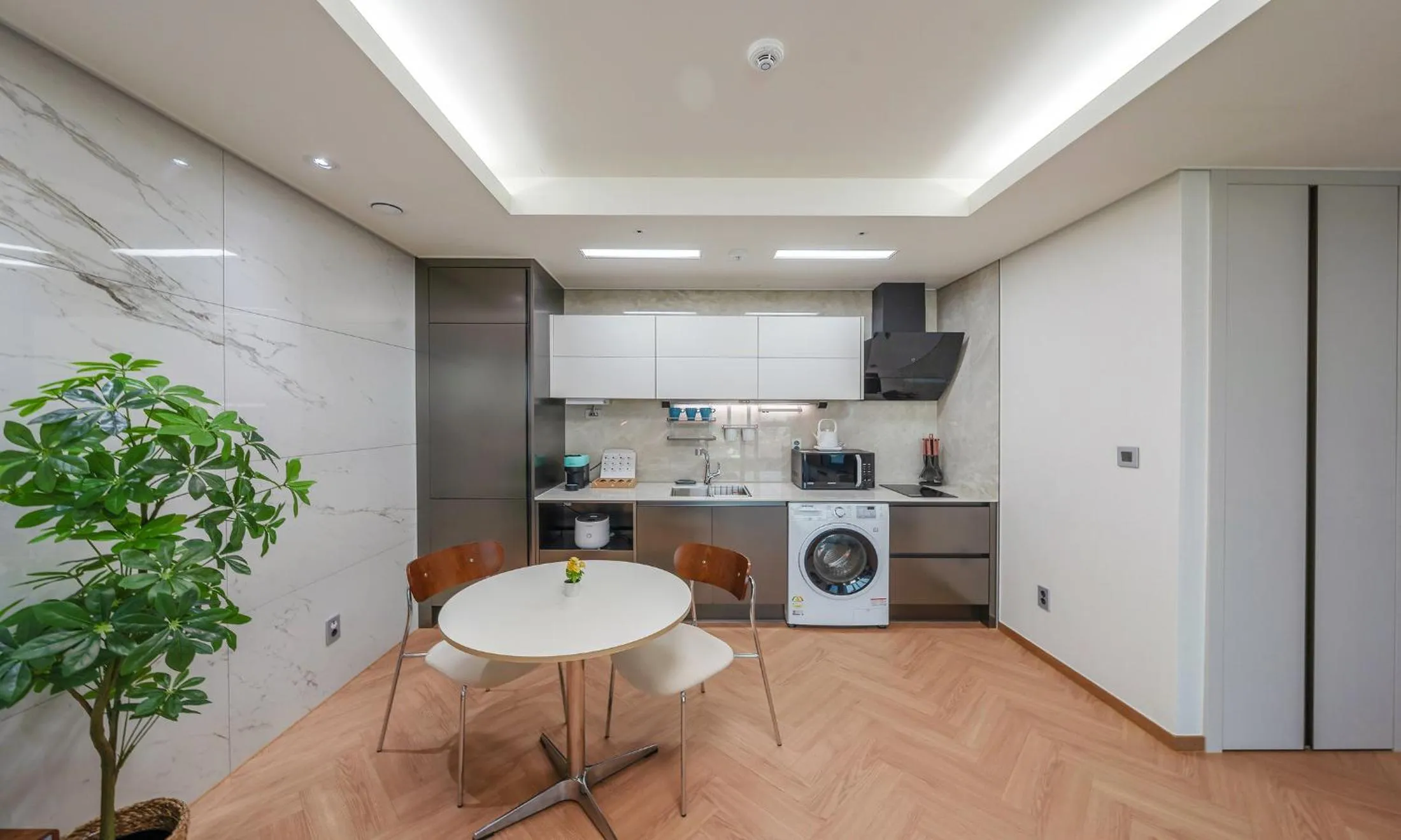 Busan Station BOOKING THE BAY