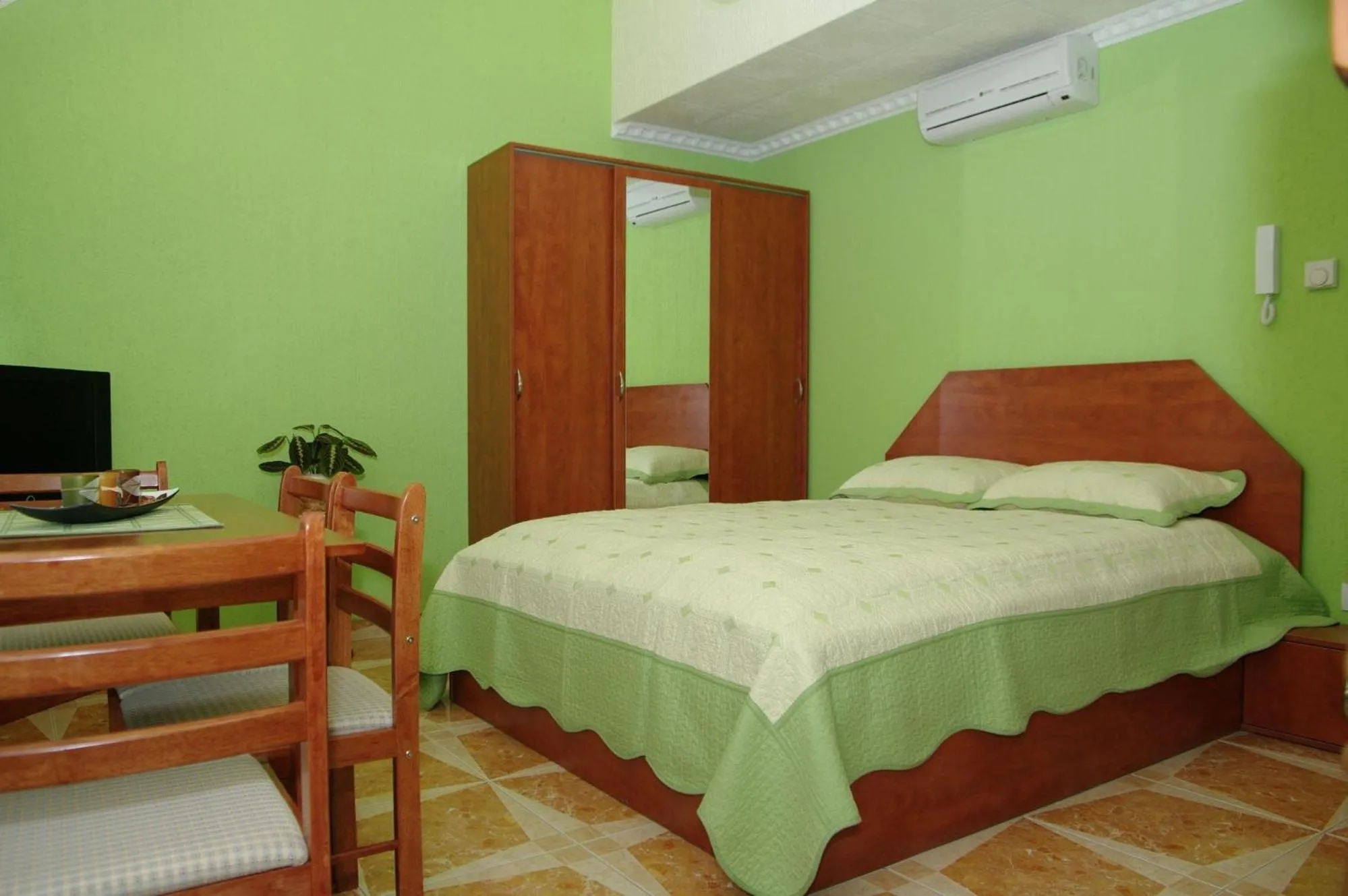 Nefelejcs Apartman