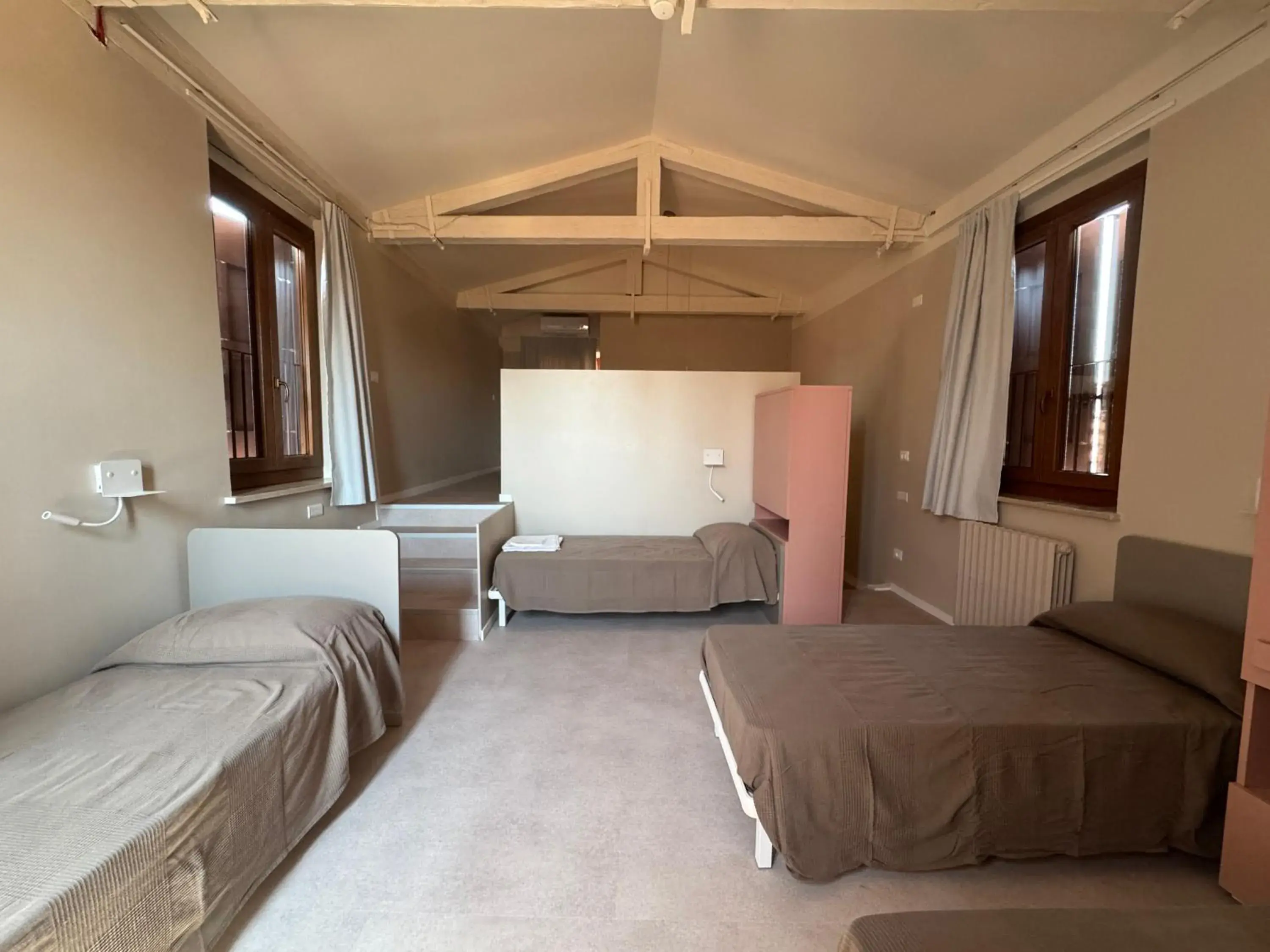 Single Bed in 8-Bed Female Dormitory Room in Protezione della Giovane - female hostel Single Bed in 8-Bed Female Dormitory Room in Protezione della Giovane - female hostel