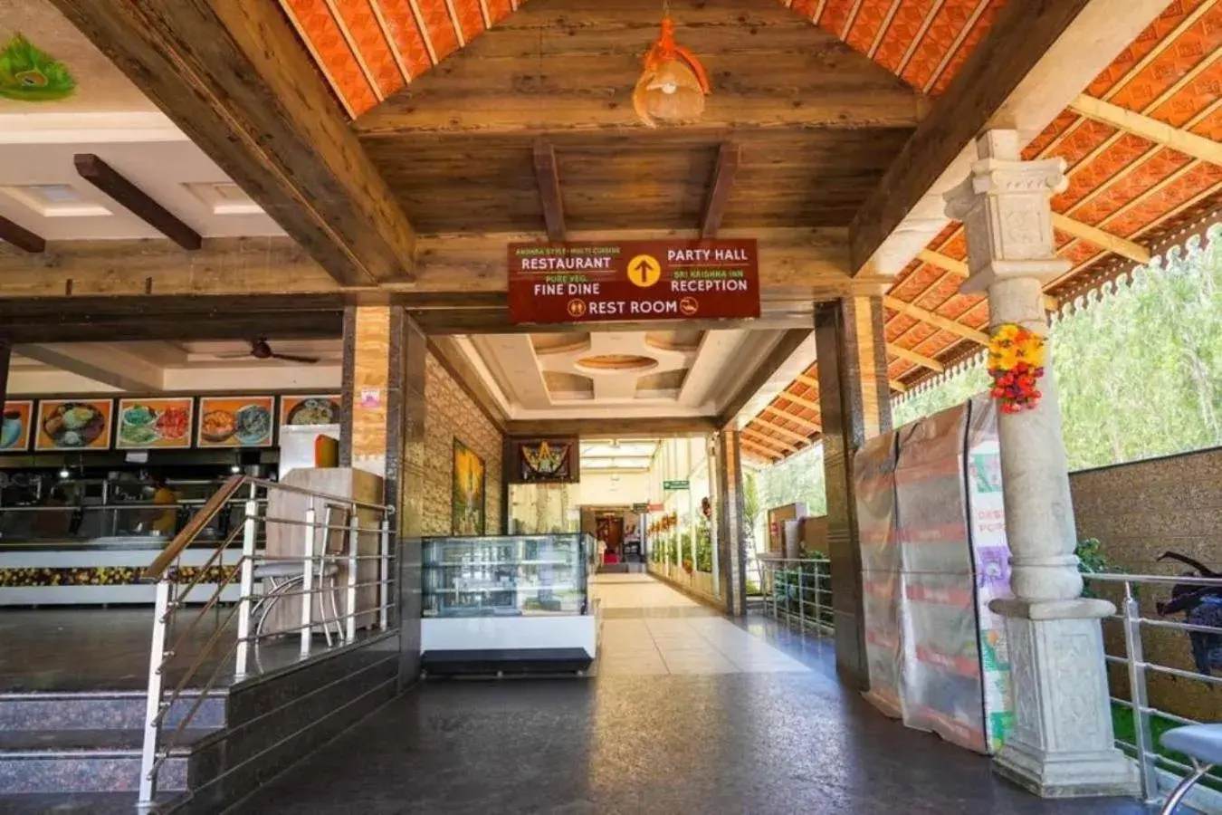 Restaurant/places to eat in Sri Krishna Inn - Kempegowda Airport Bangalore Restaurant/places to eat in Sri Krishna Inn - Kempegowda Airport Bangalore