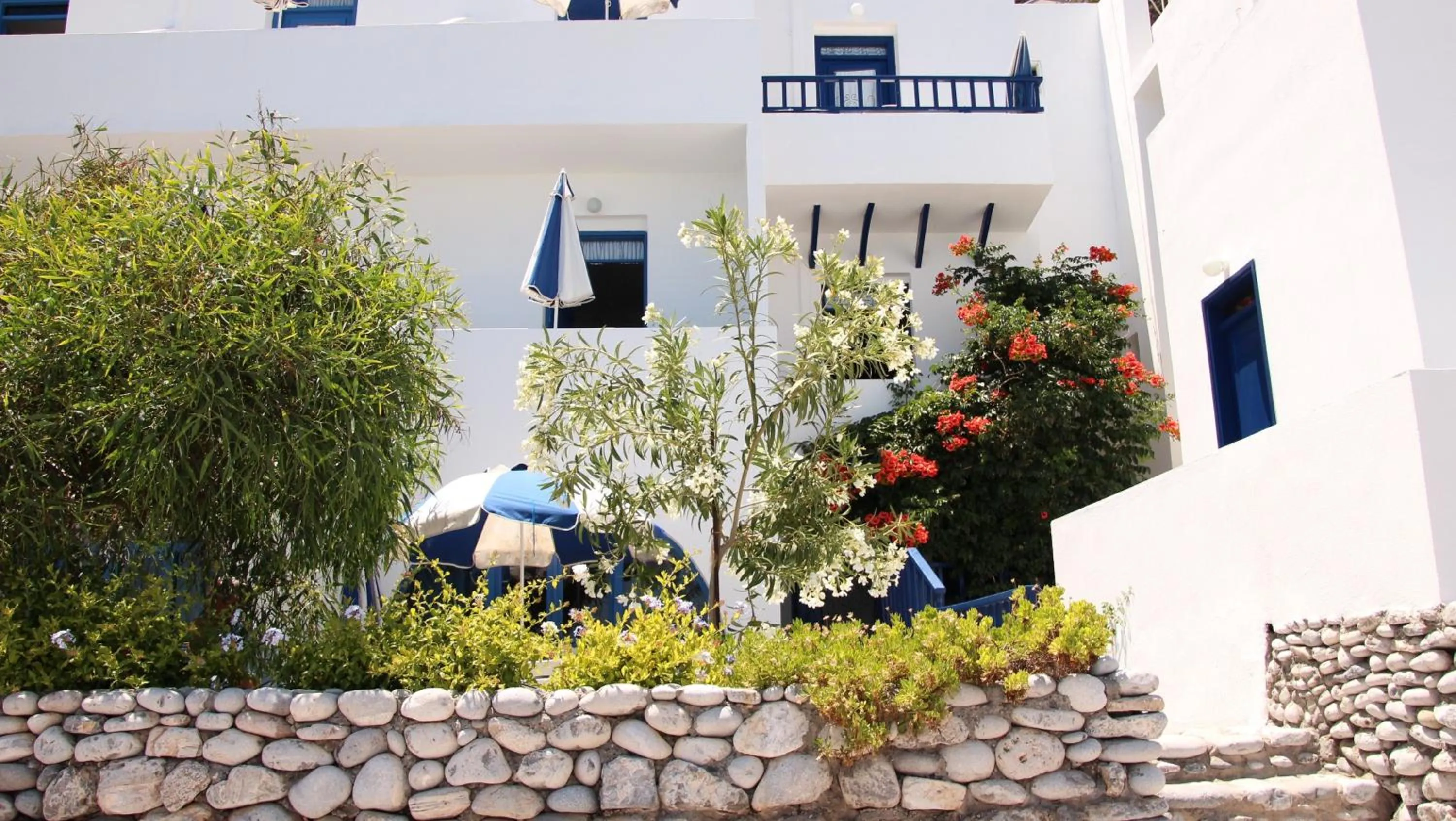 Facade/entrance in Hotel Porto Loutro on the Beach