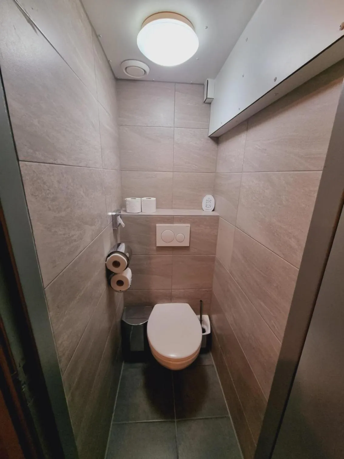 Toilet in International Budget Hostel City Center