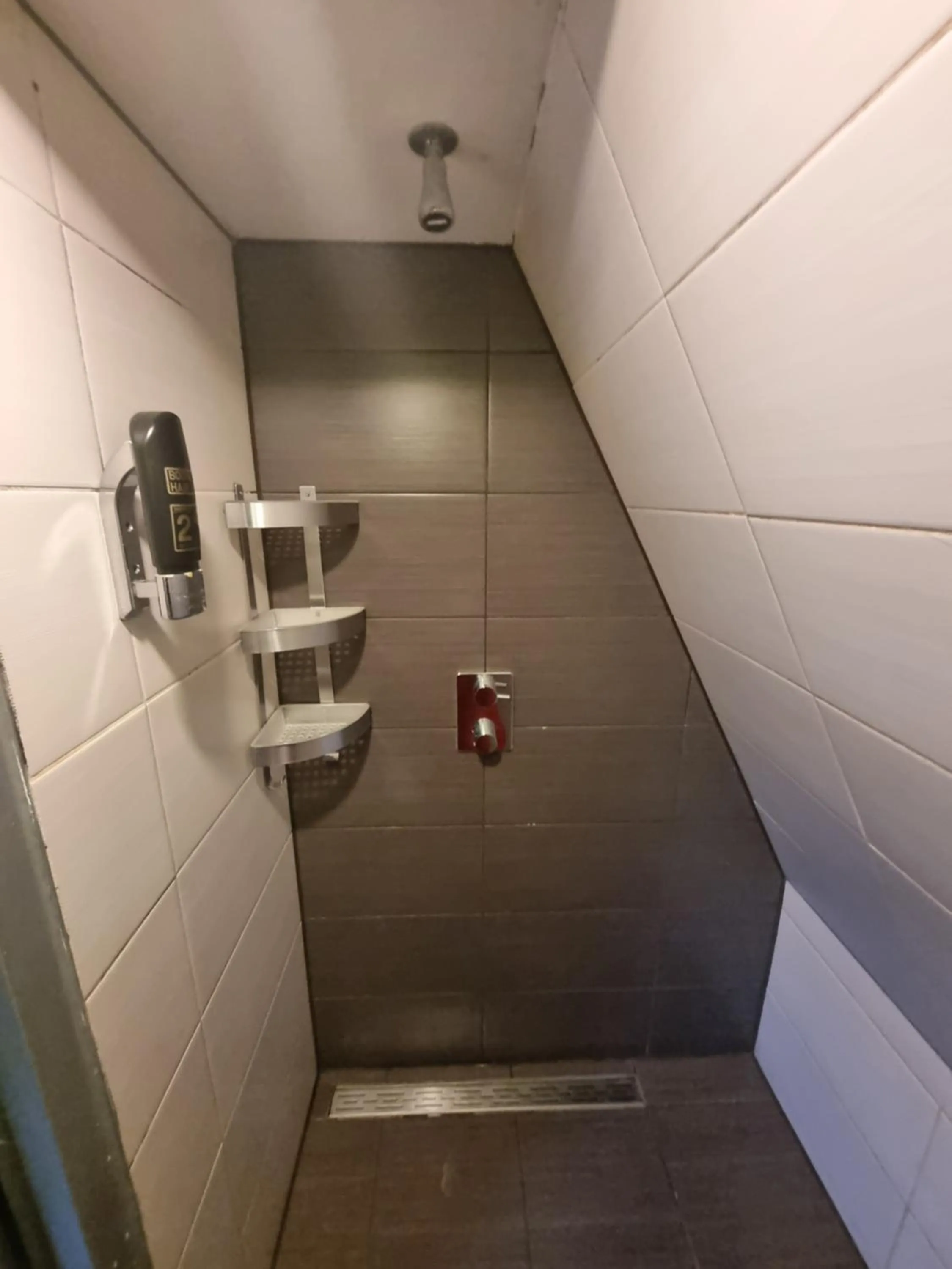 Shower in Amsterdam Downtown Hotel Canal View