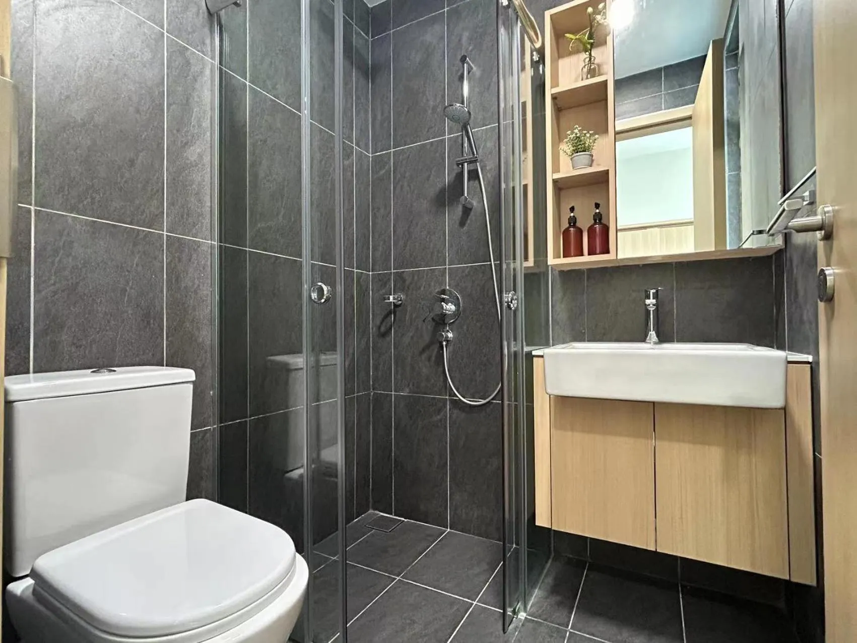 Shower in LUXE Infinitum KLCC by WSD