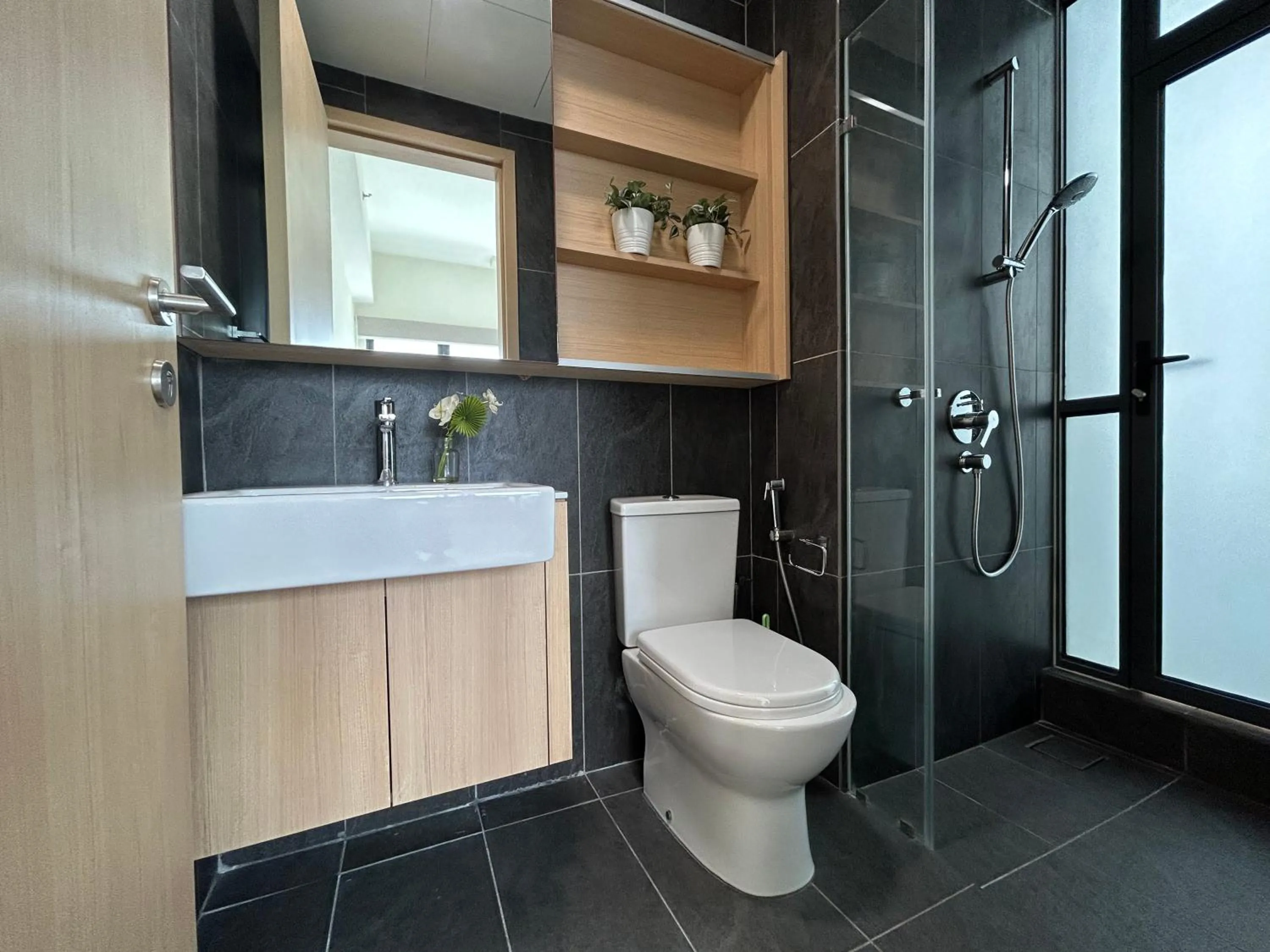 Shower in LUXE Infinitum KLCC by WSD