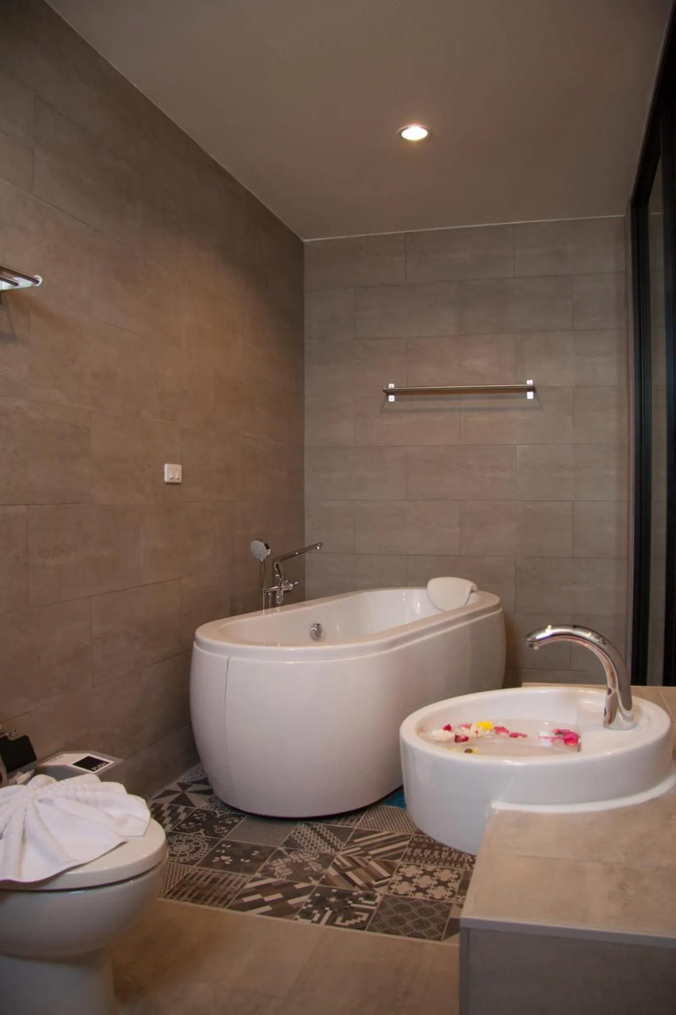 Behind The Scene Hotel Club @ Samui