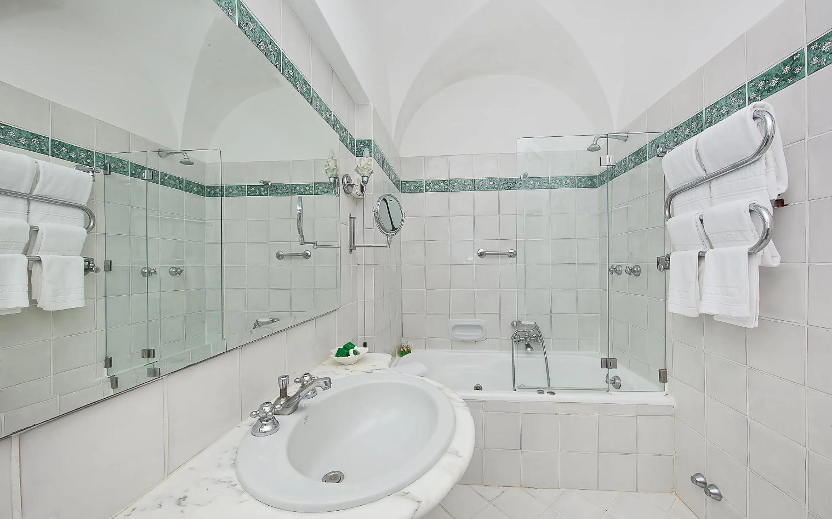 Bathroom in Hotel Villa Brunella