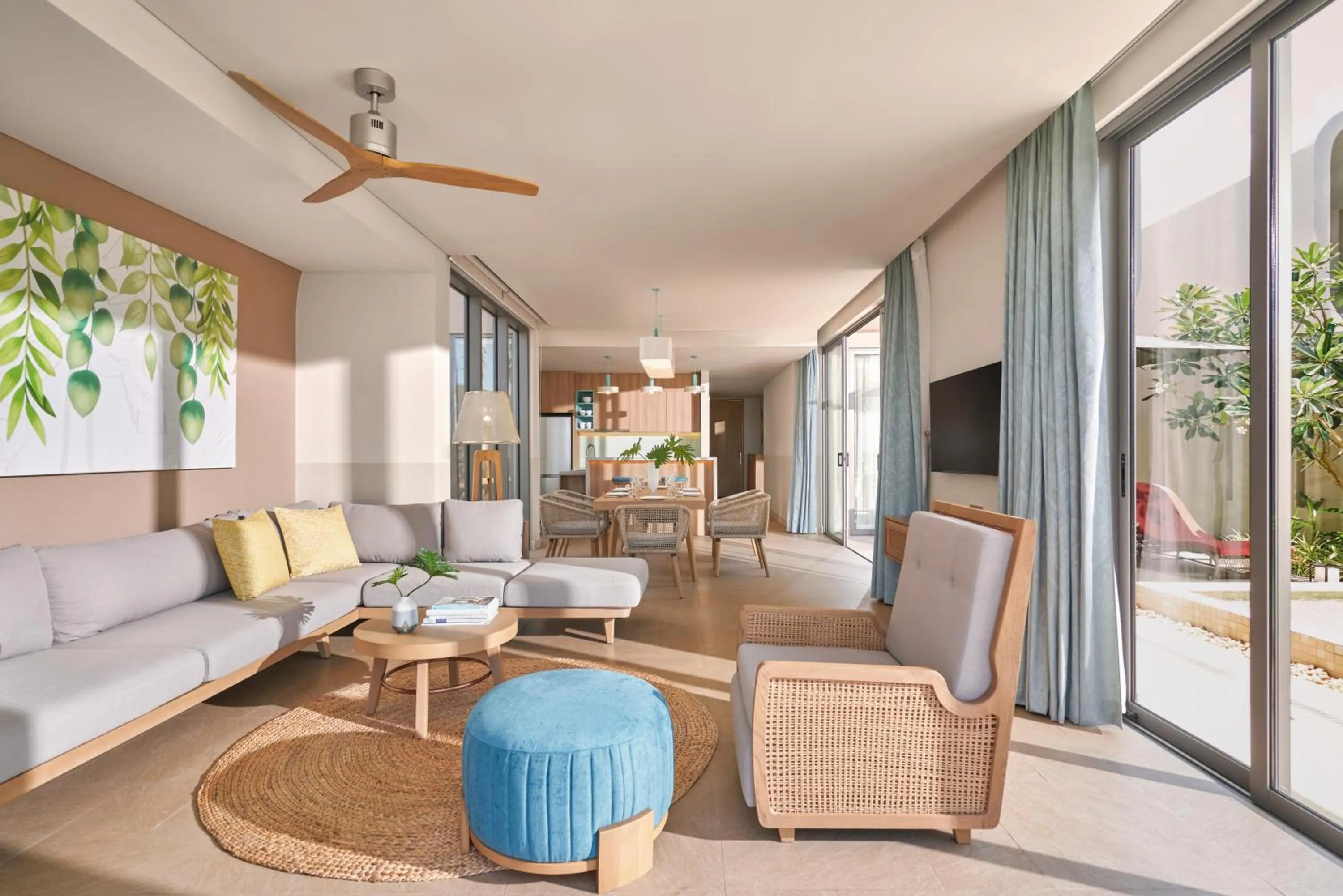 Living room in IXORA Ho Tram By Fusion