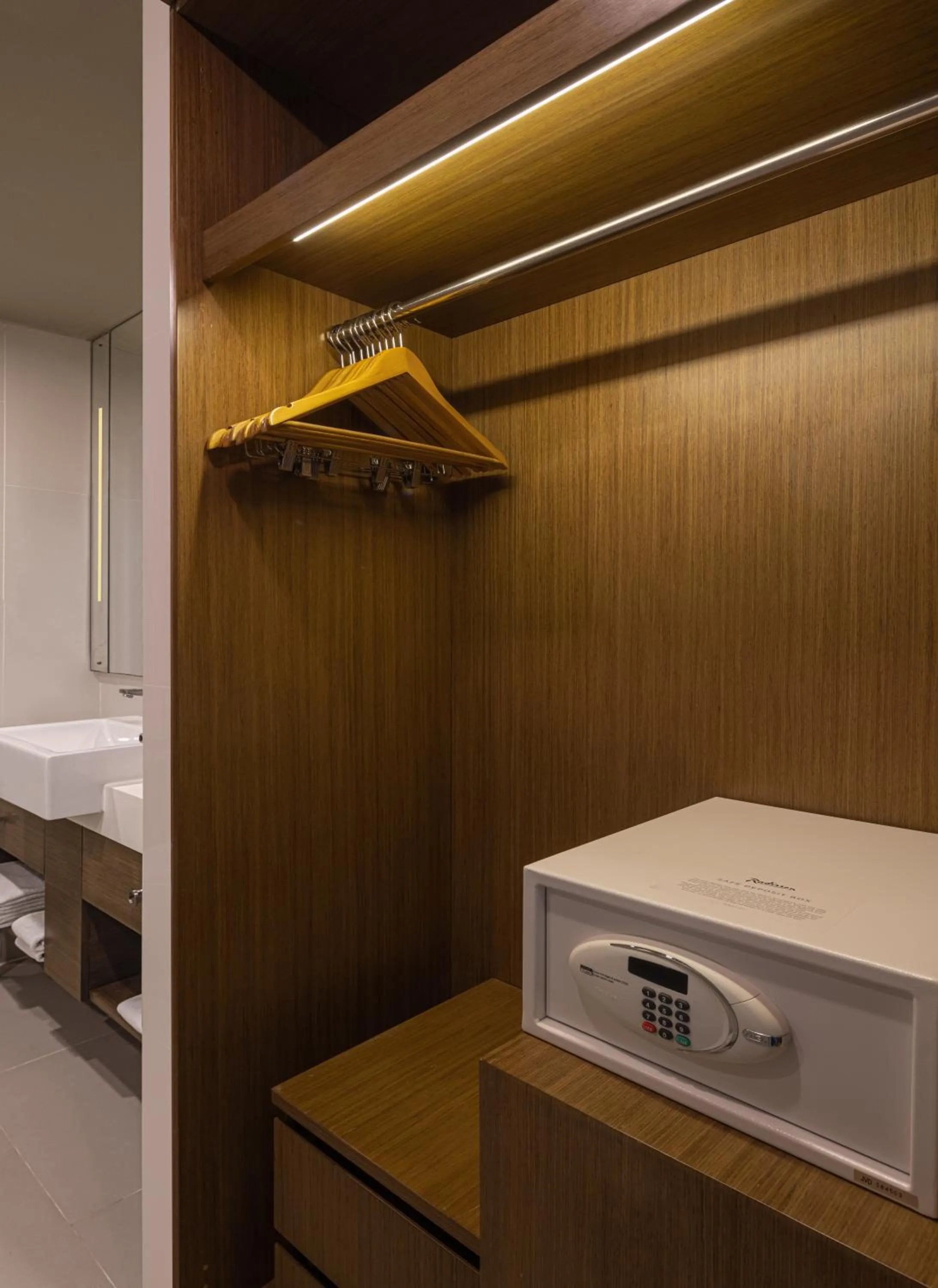 Bathroom in Radisson Hotel Colombo