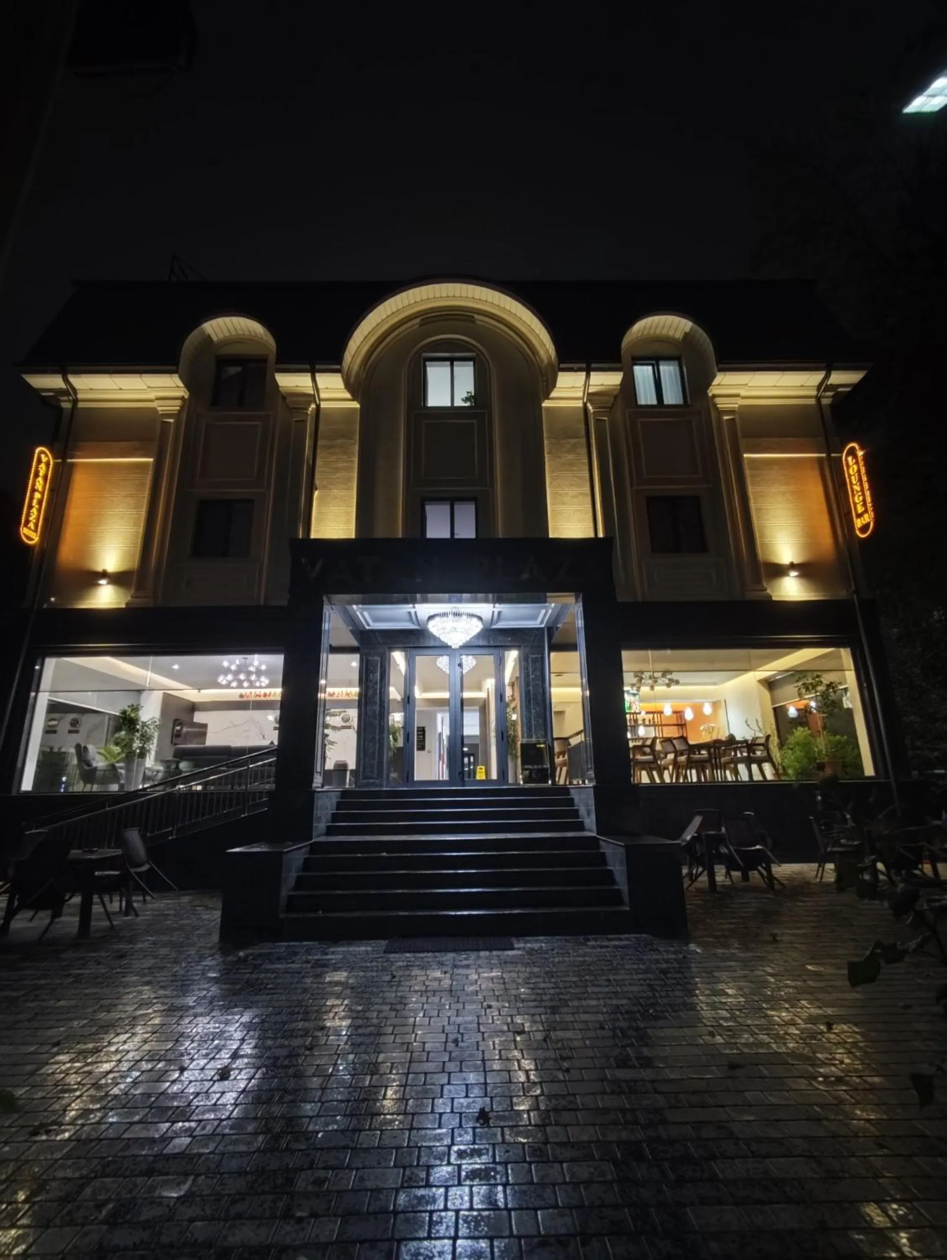 Facade/entrance in Vatan Plaza