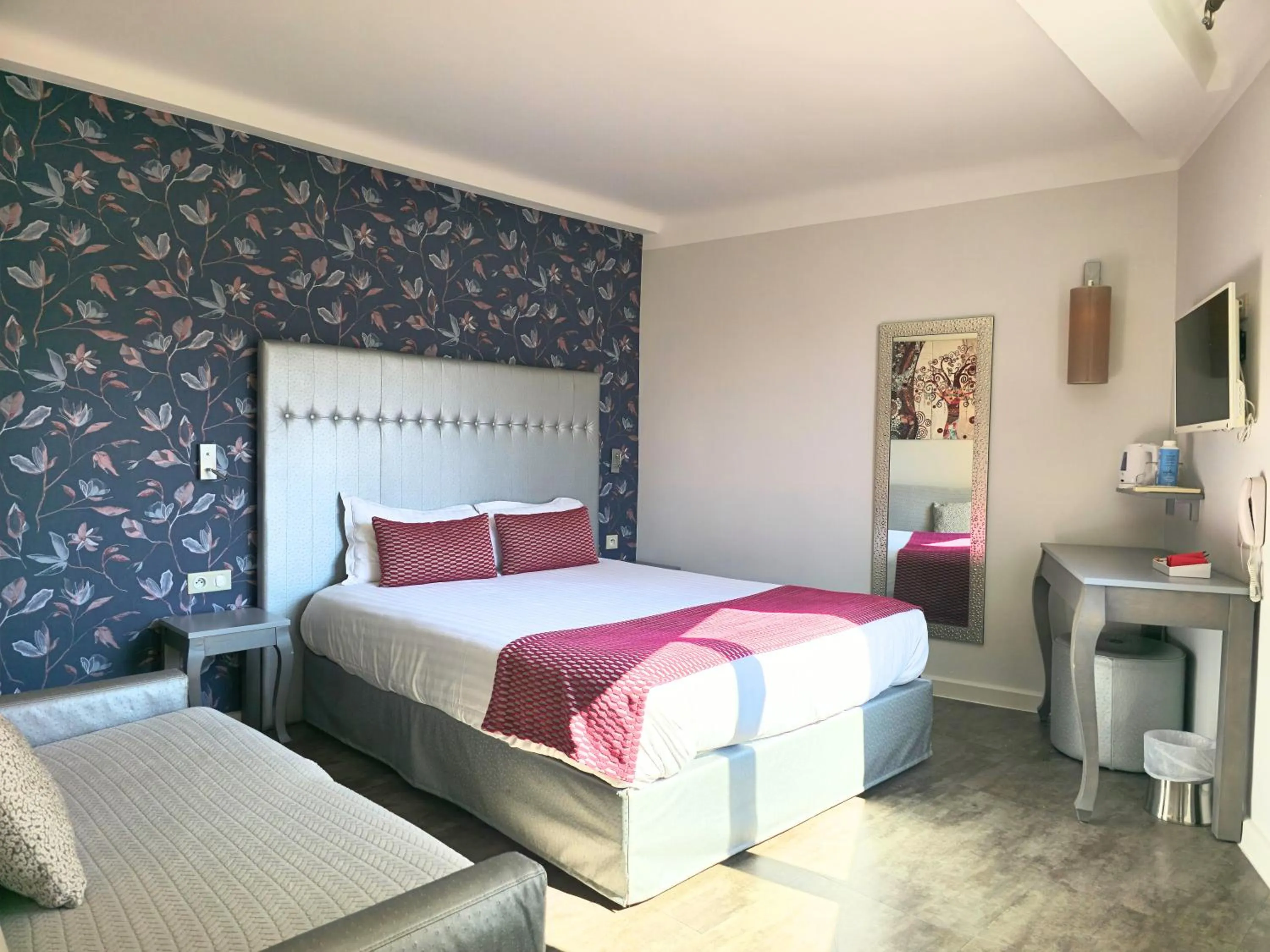 Photo of the whole room, Bed in Nyx Hôtel Indépendant Perpignan Centre Gare