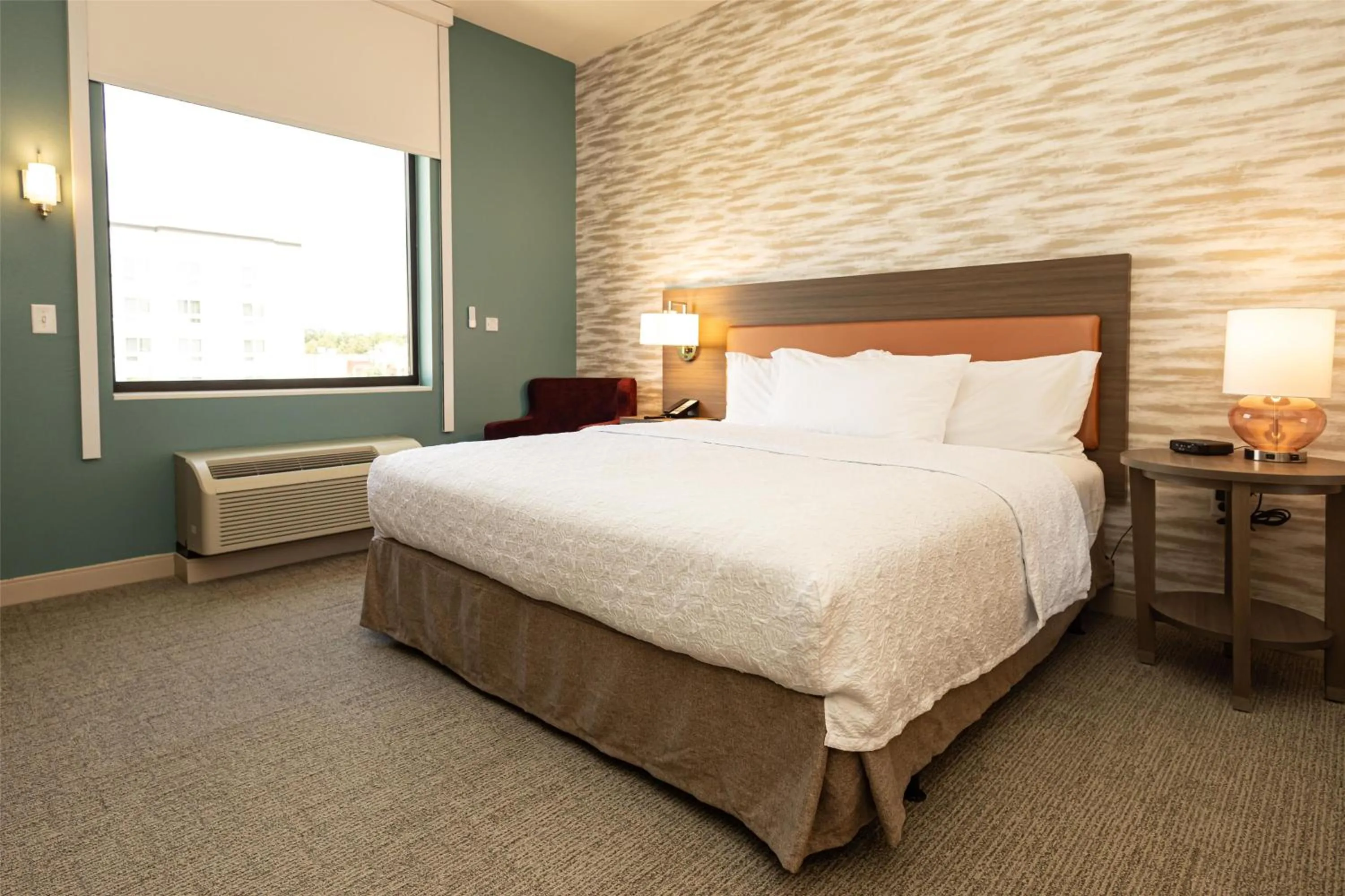 Bed in Home2 Suites By Hilton Hammond, La