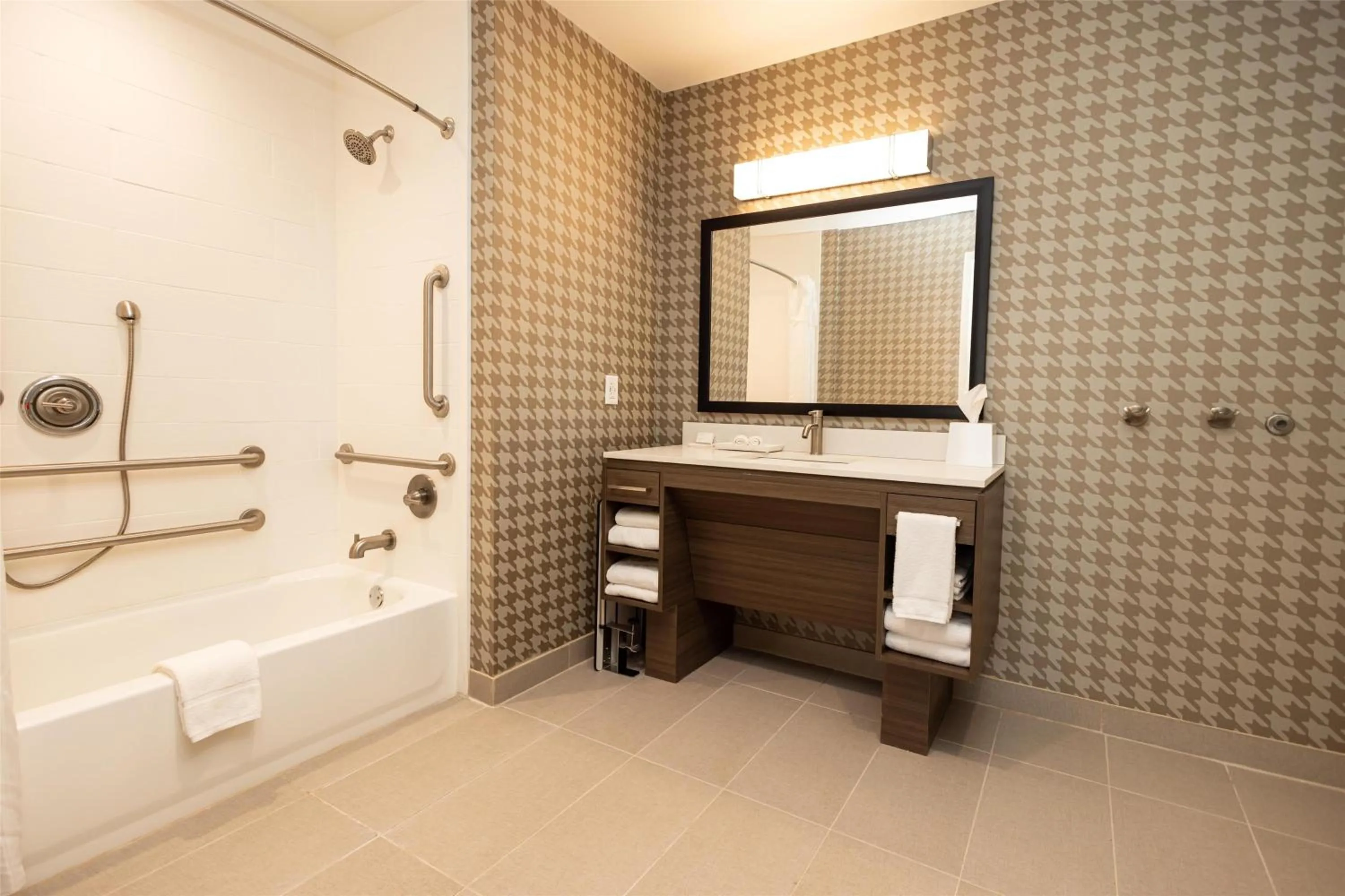 Bathroom in Home2 Suites By Hilton Hammond, La