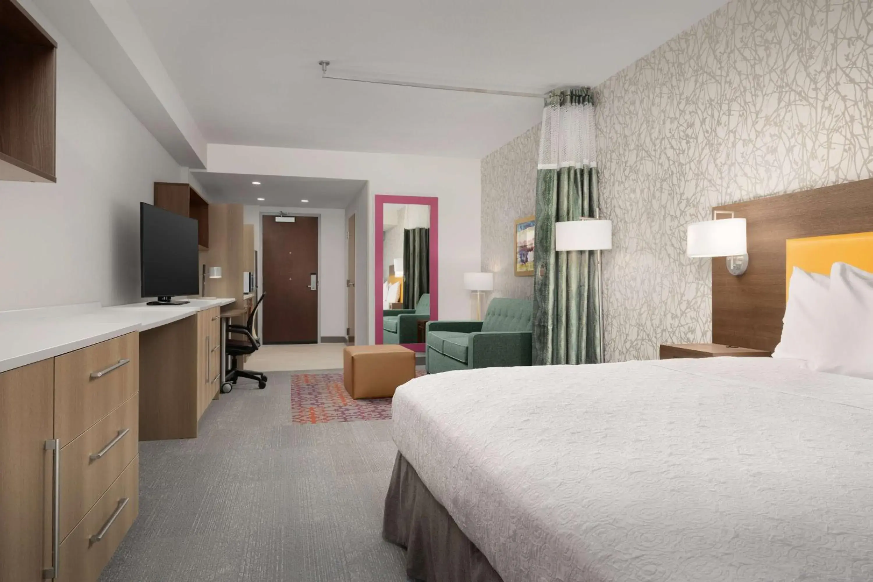 Living room, Bed in Home2 Suites By Hilton Durham University Medical Center Living room, Bed in Home2 Suites By Hilton Durham University Medical Center