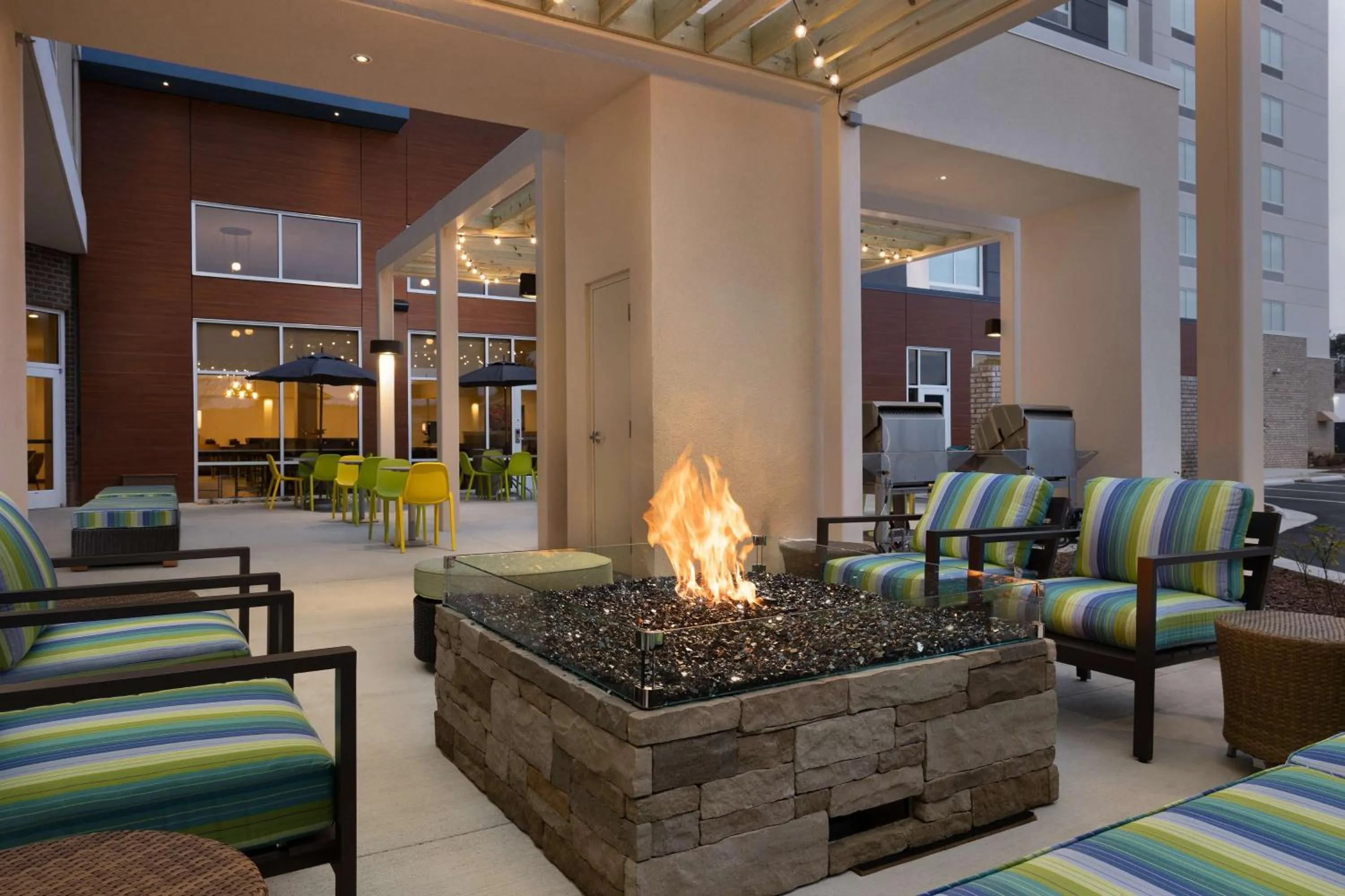 Patio in Hampton Inn & Suites Durham University Medical Center
