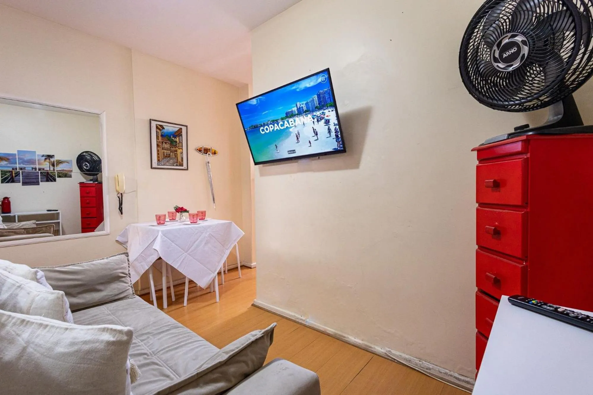 Apartamento Copacabana 200m da praia - wifi grátis - CP5