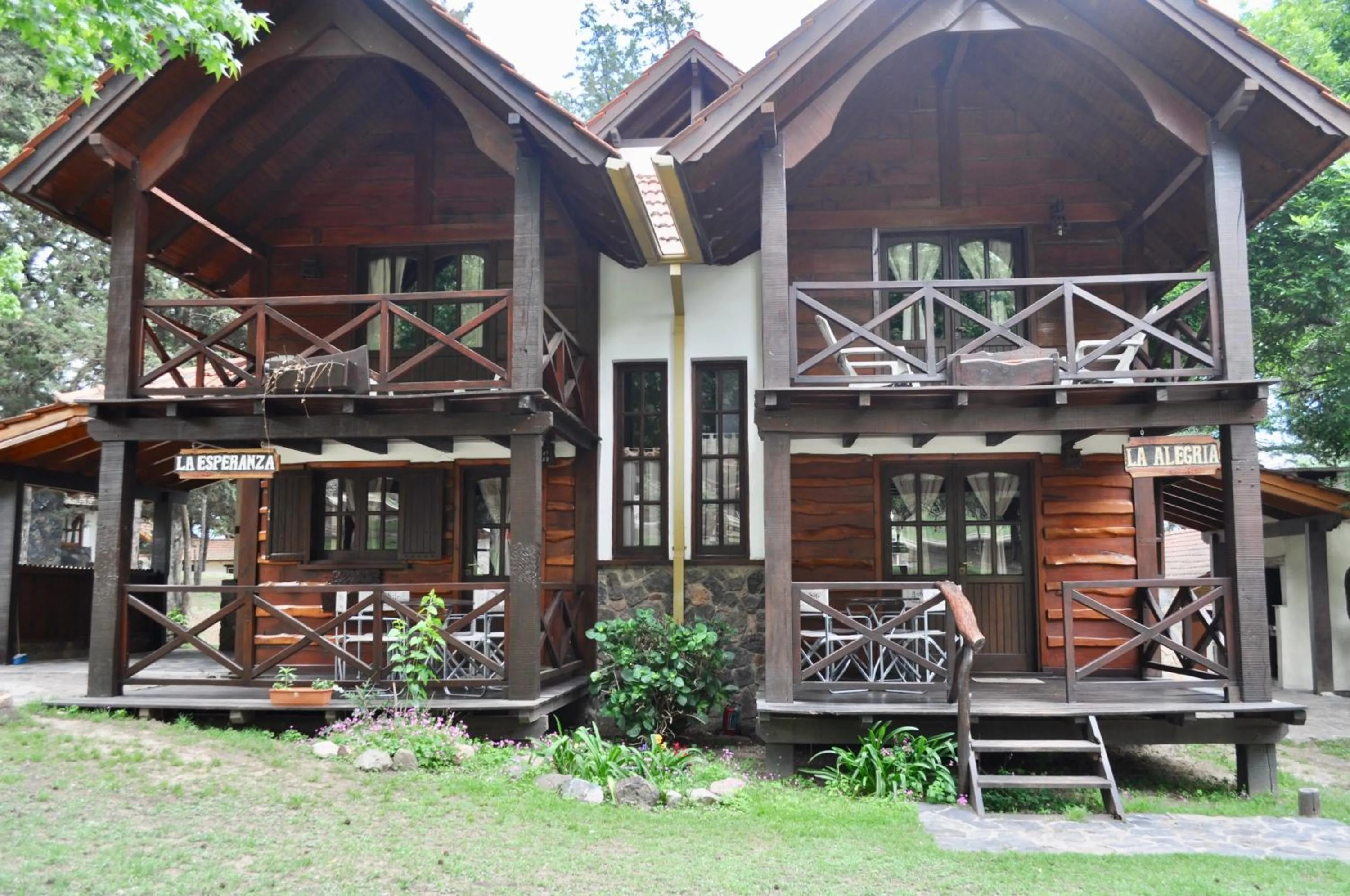 Facade/entrance in Cabañas Aufenthalt