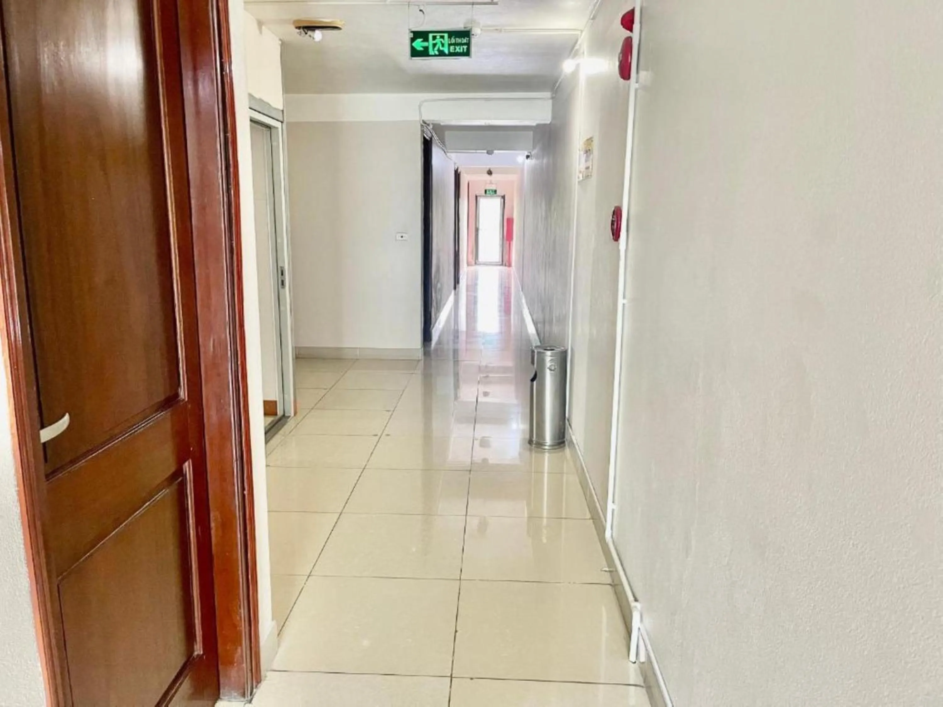 elevator in Indochina Airport Hotel