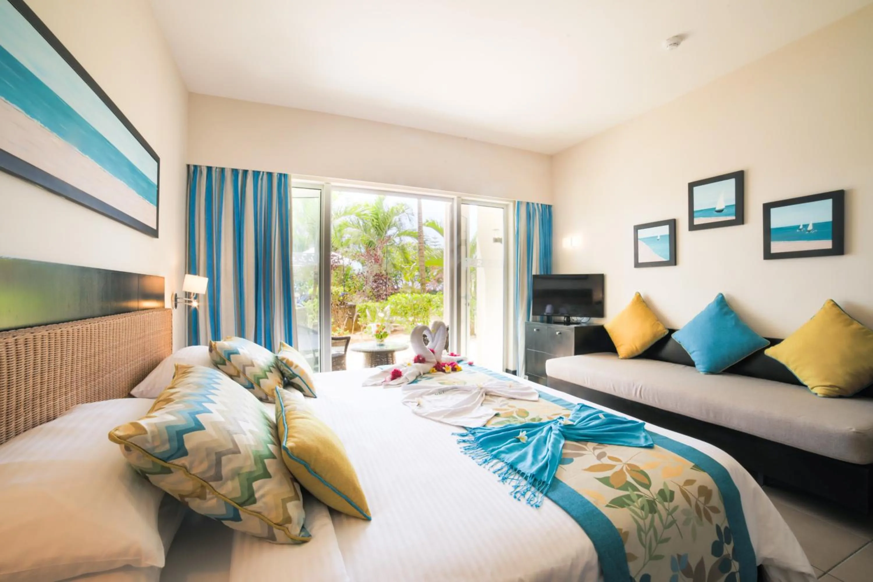 Bedroom, Bed in Pearle Beach Resort & Spa